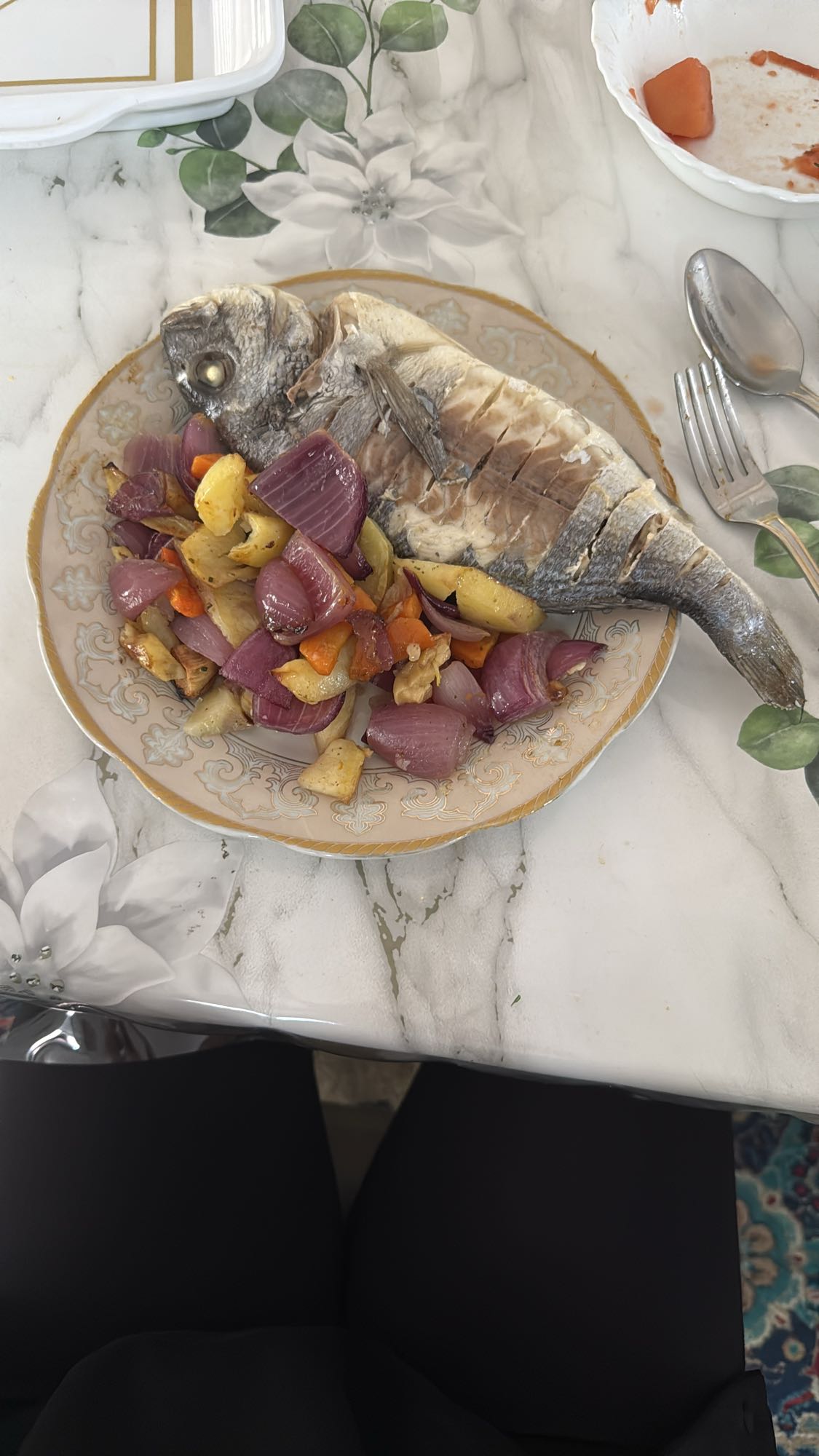 Запечённая рыба с овощами