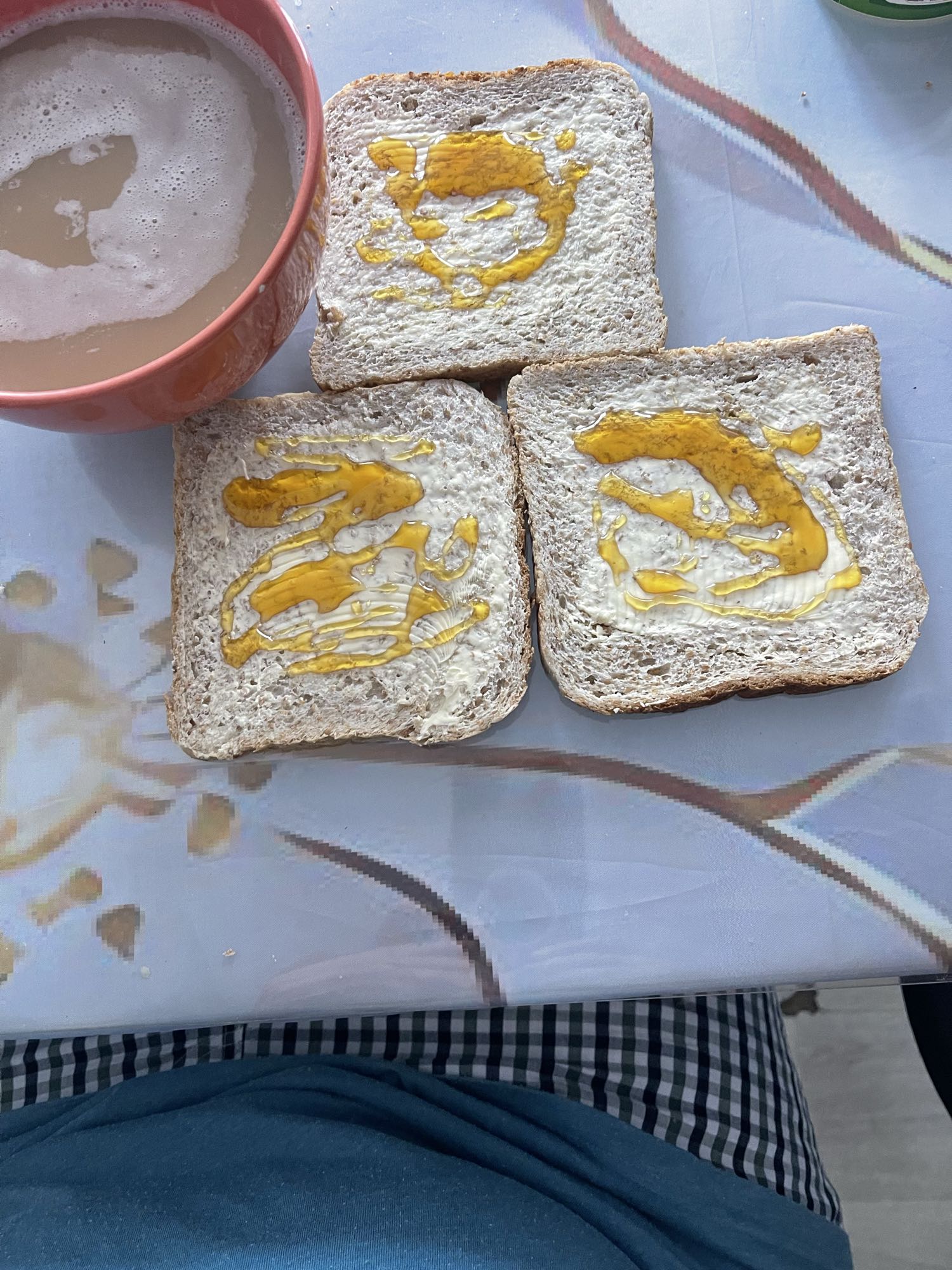 Tartines beurre miel et café