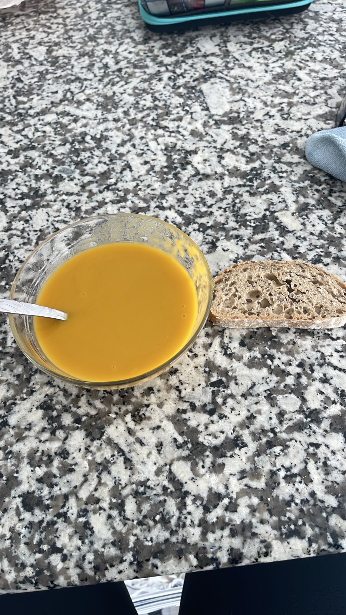 Soupe et pain complet