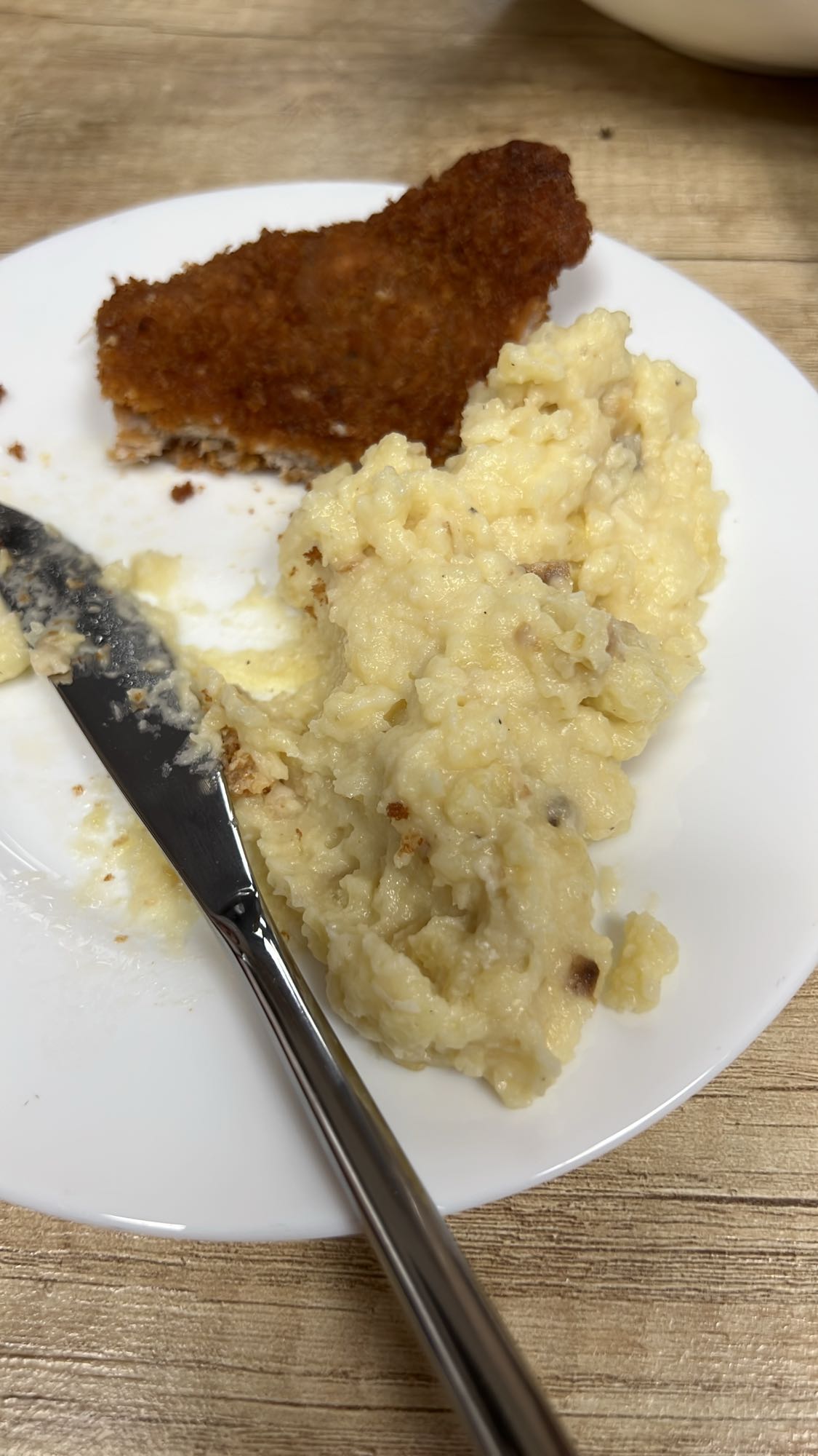 Snitel cu piure de cartofi