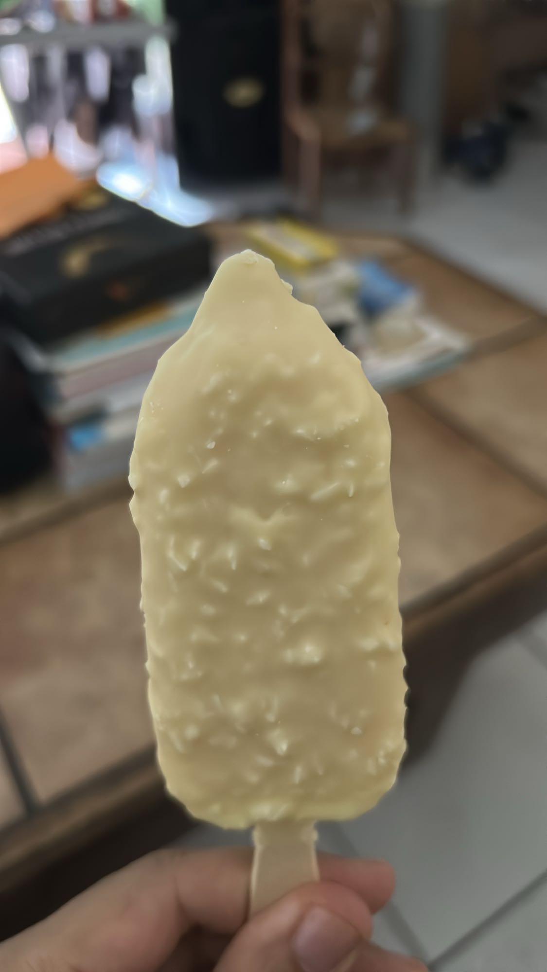 Glace enrobée chocolat blanc