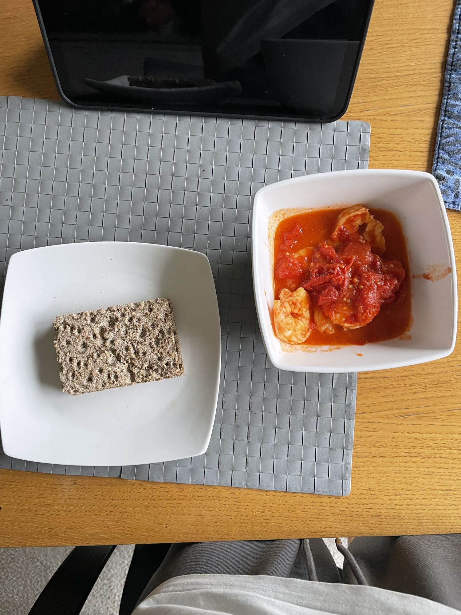 Krewetki w sosie pomidorowym