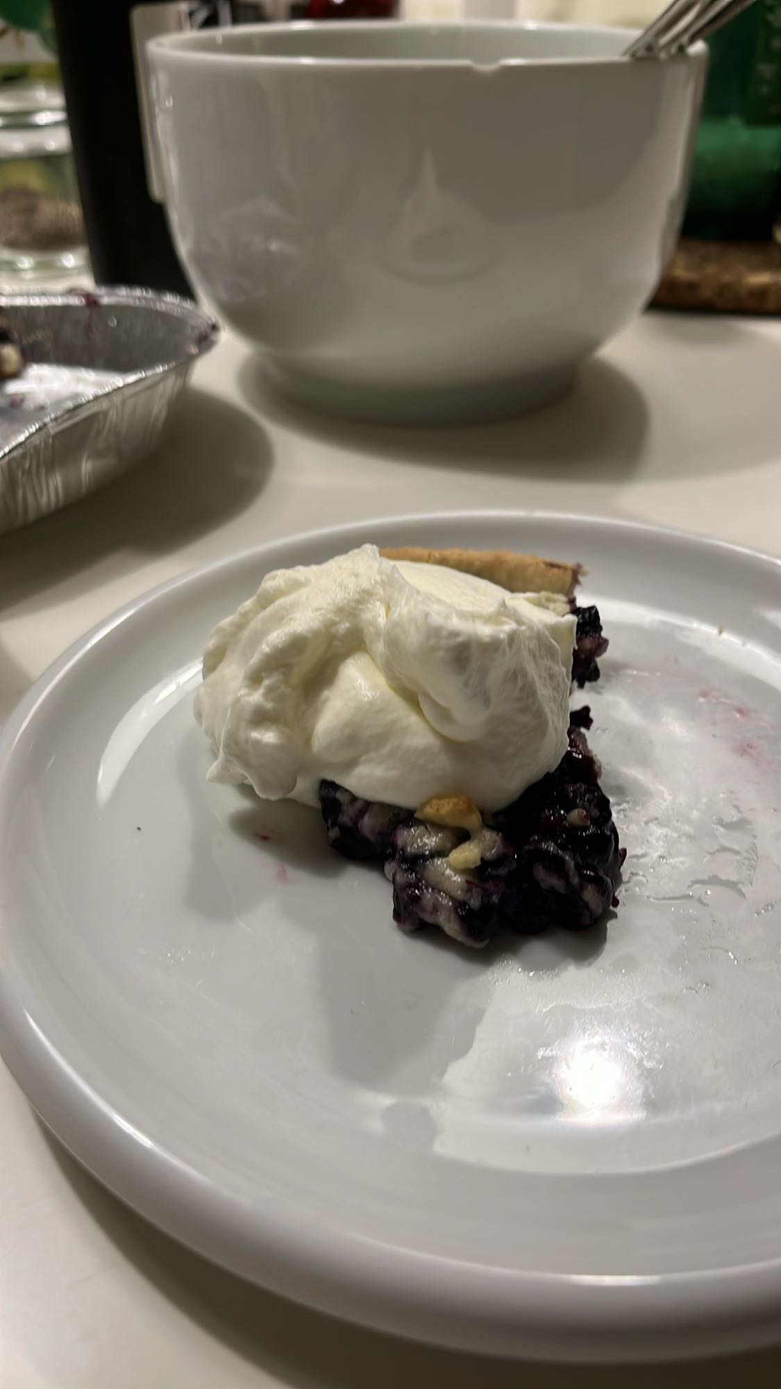 Blåbärspaj med grädde