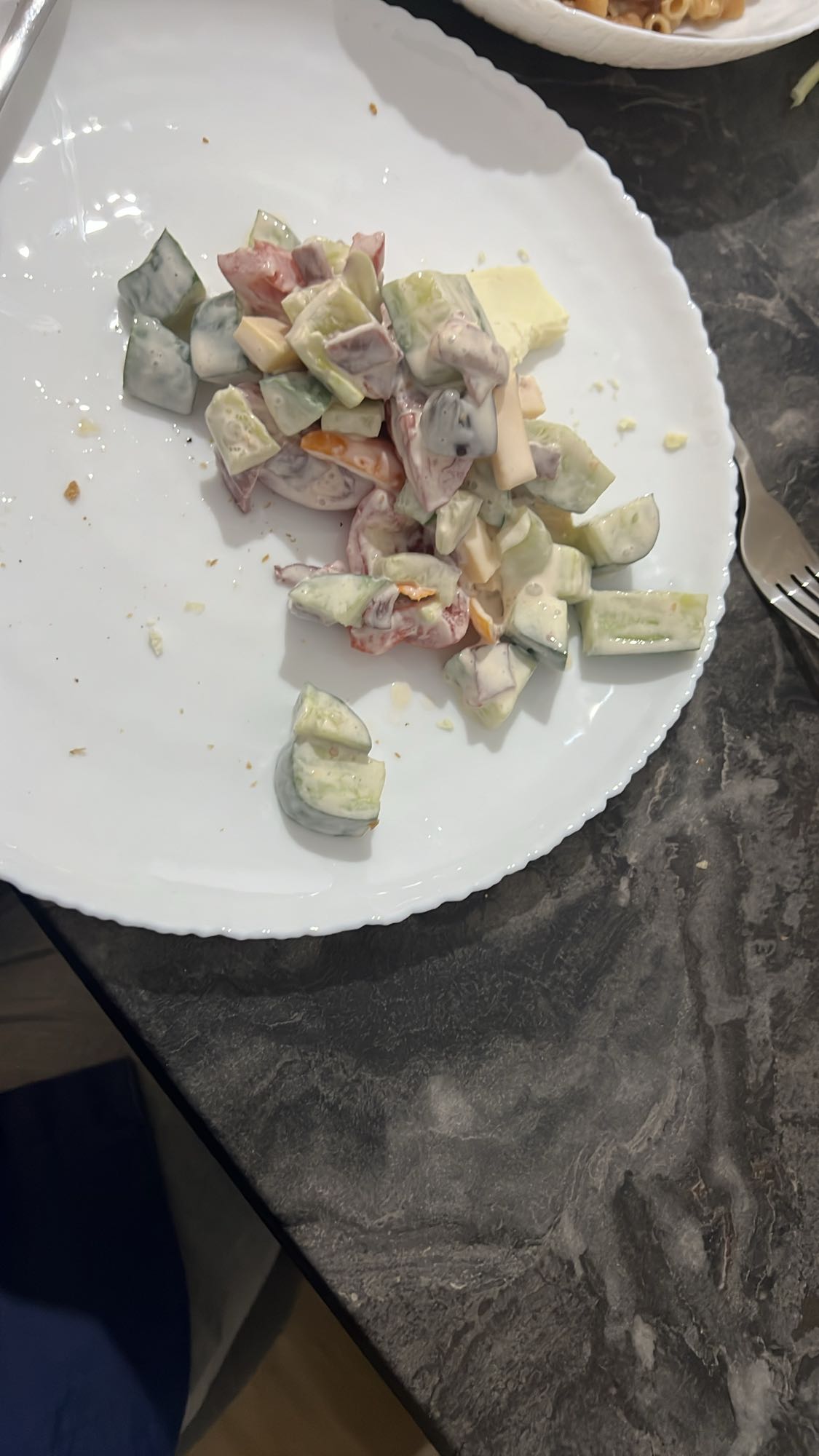 սալաթ թթվասերով