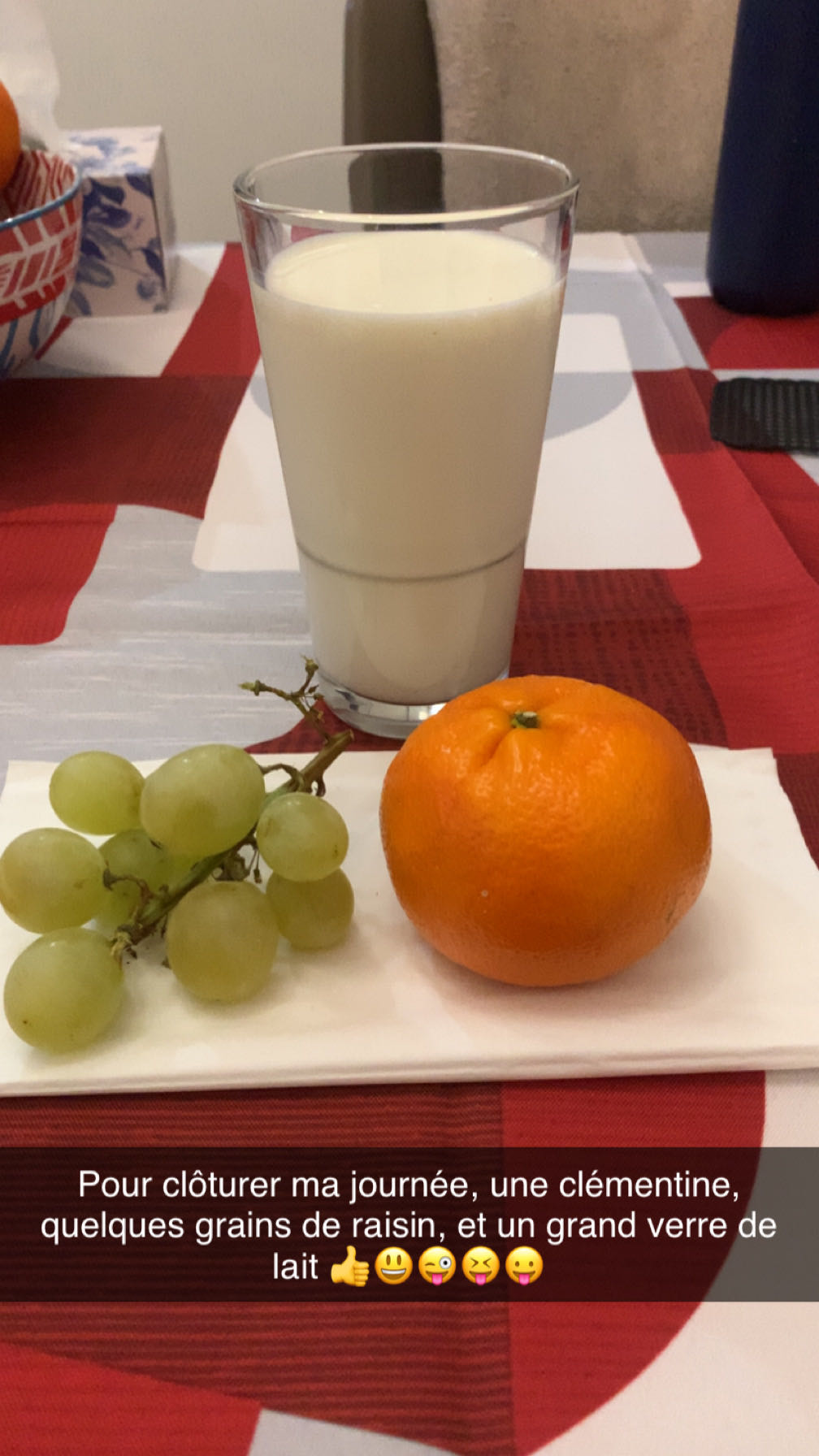 Lait, clémentine, raisin