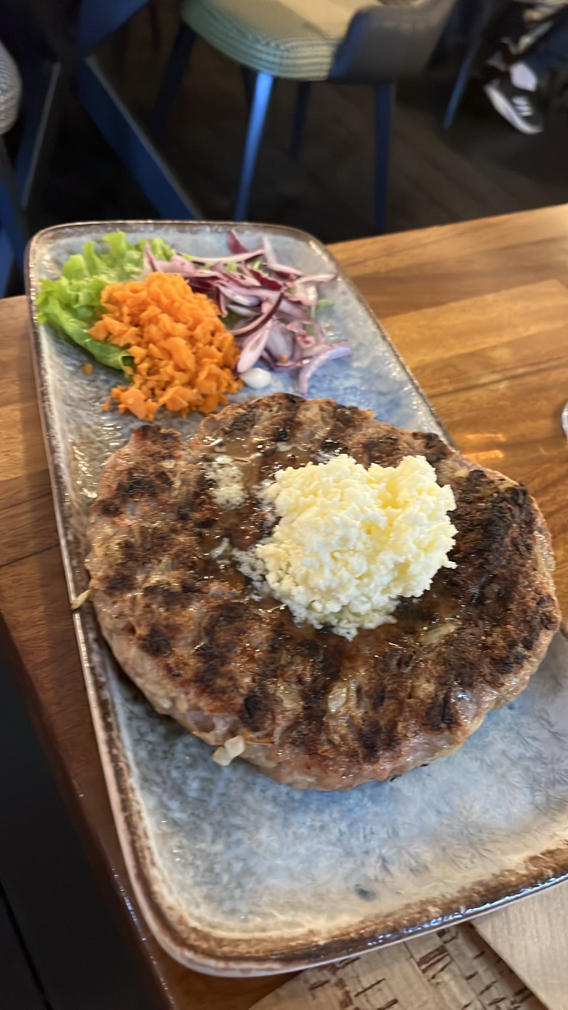 Плескавица със сирене