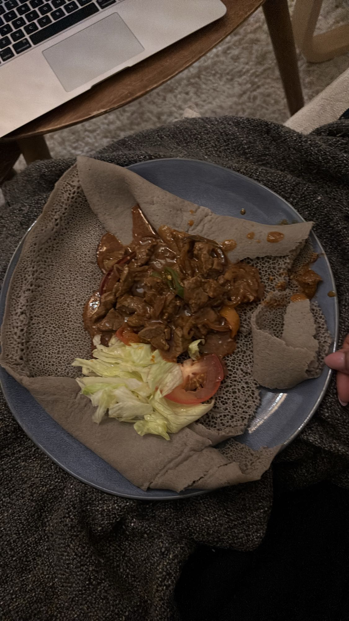 Injera med köttgryta