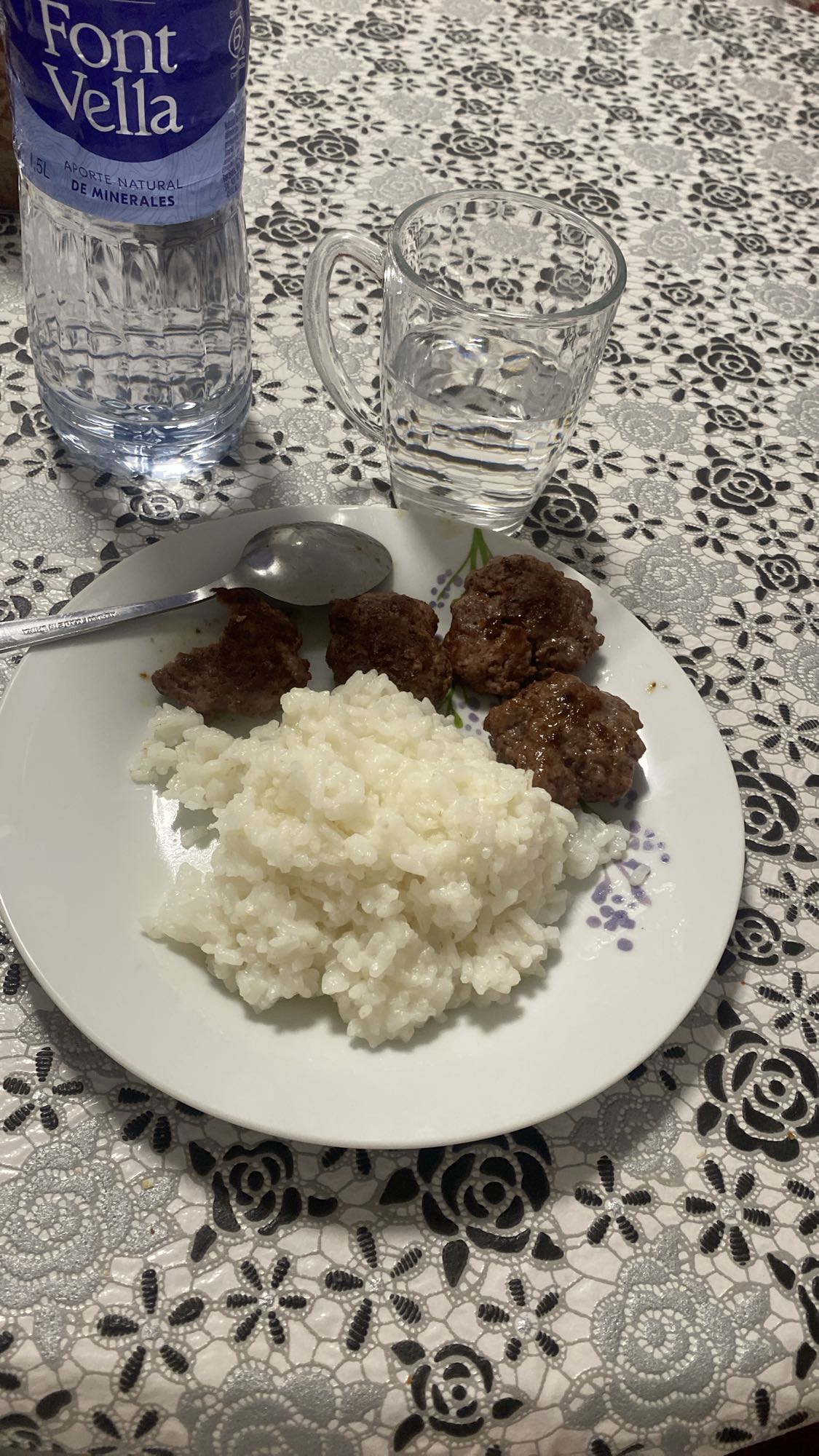 albóndigas con arroz