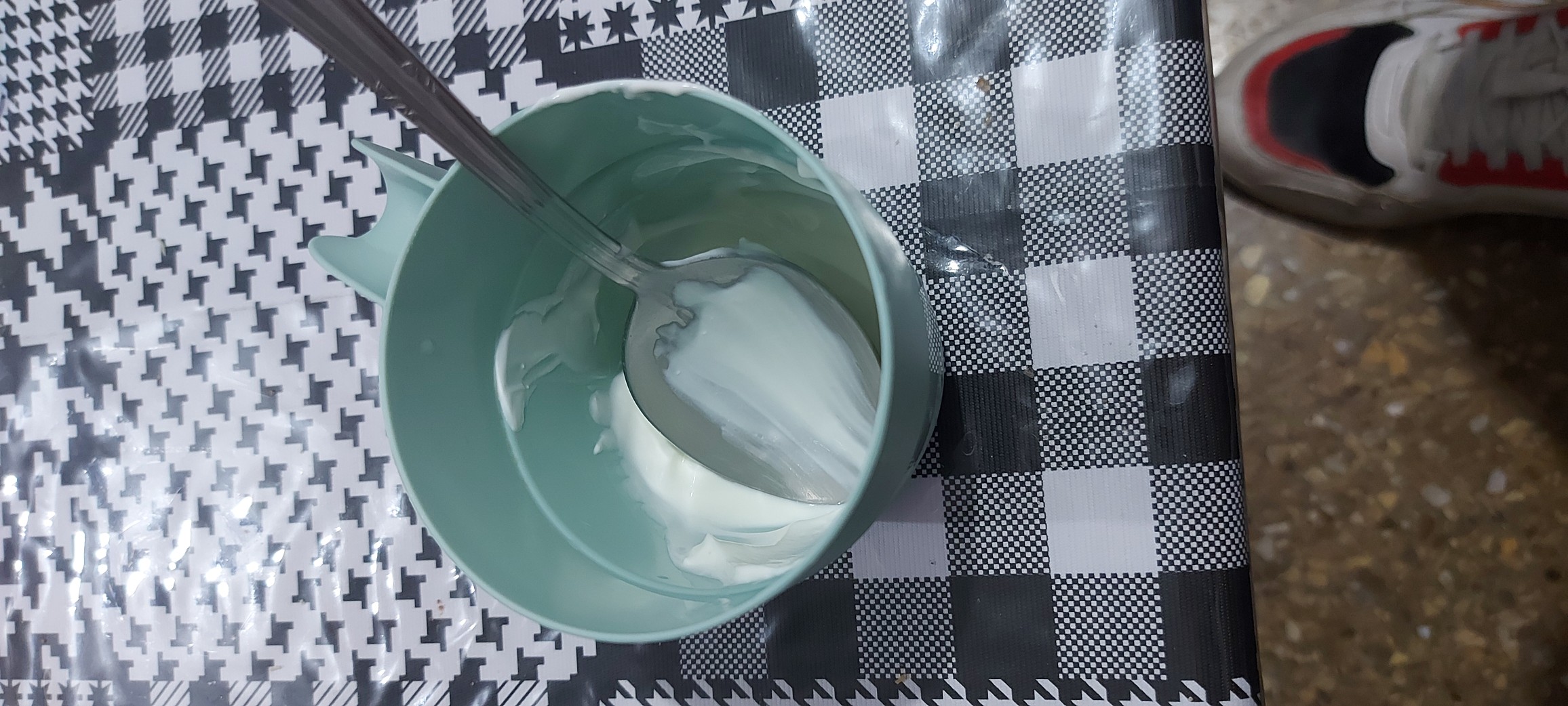 yogur natural en taza