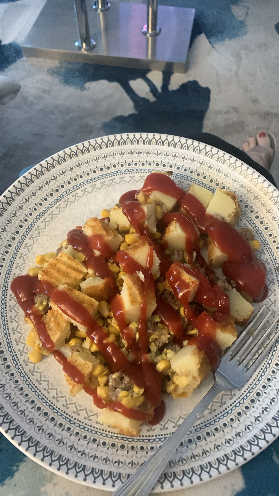 Pommes, maïs, ketchup