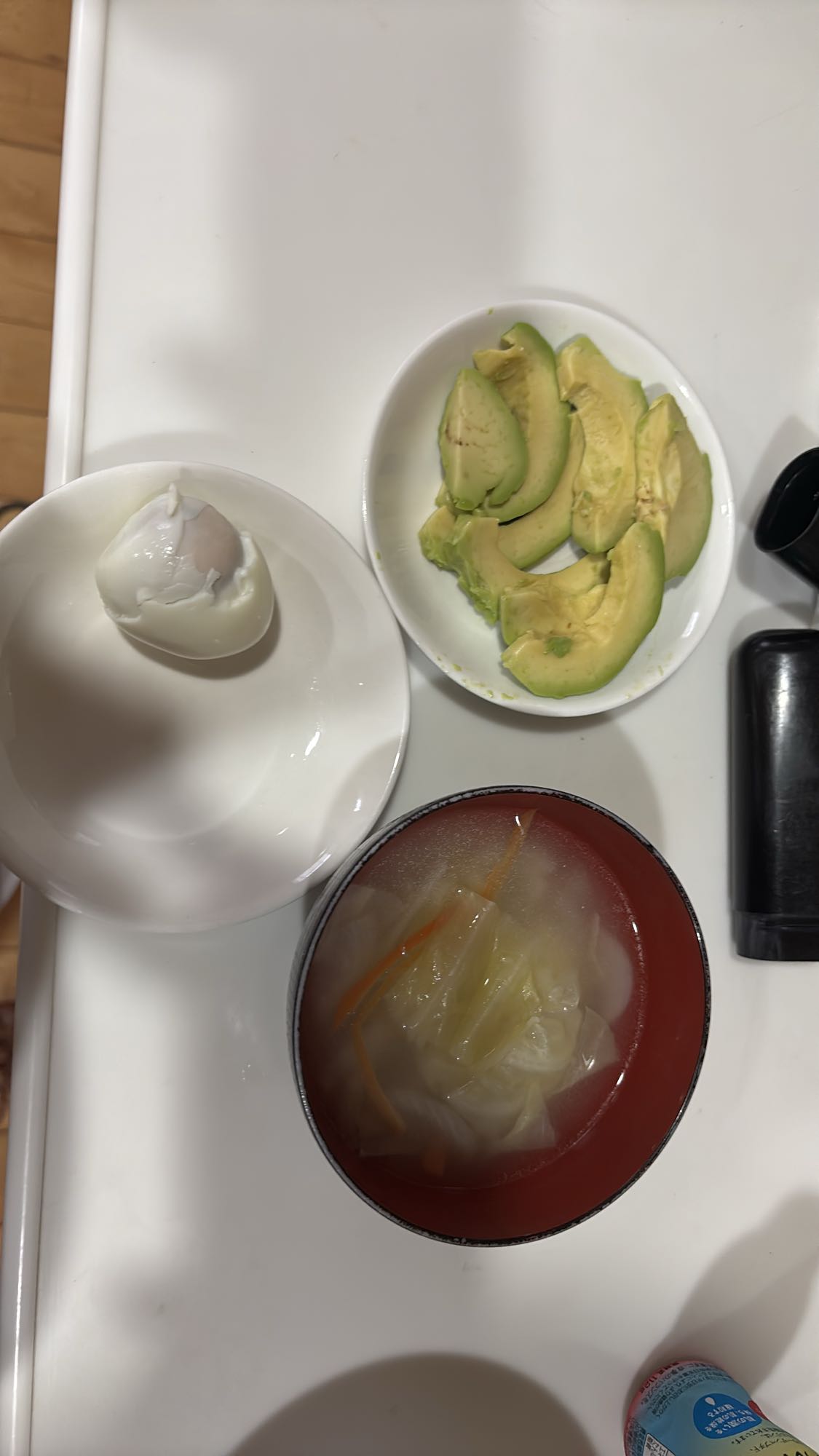 アボカドと卵の朝食