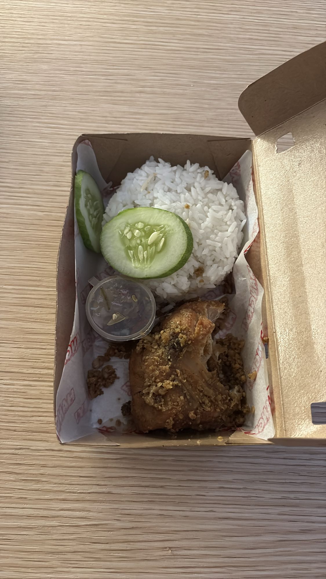 Fried chicken rice box