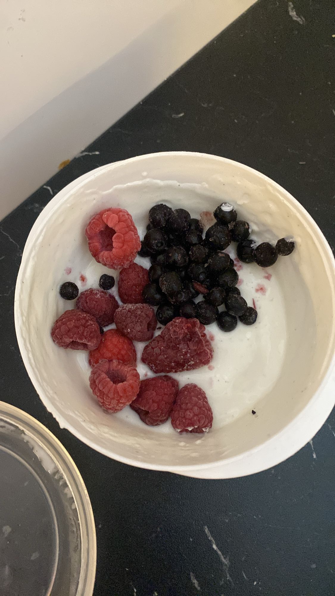 Yoghurt med bär