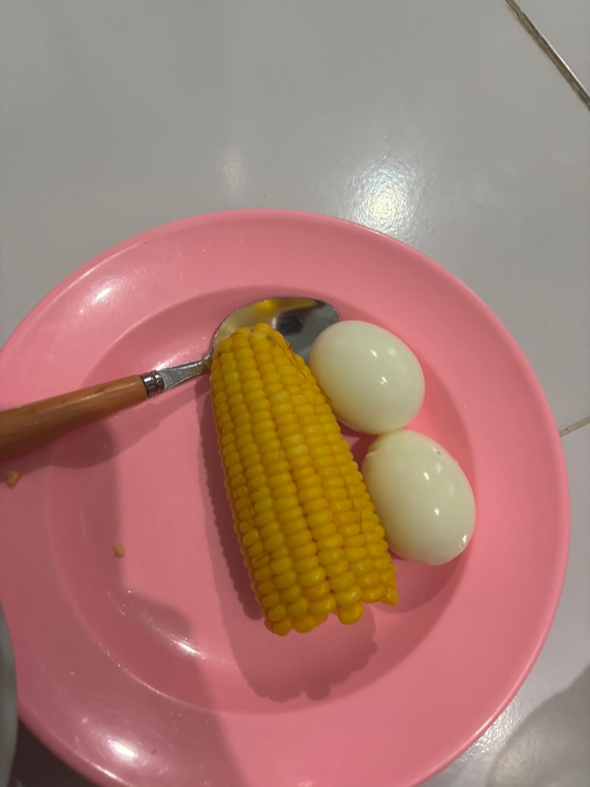 Telur Rebus dan Jagung