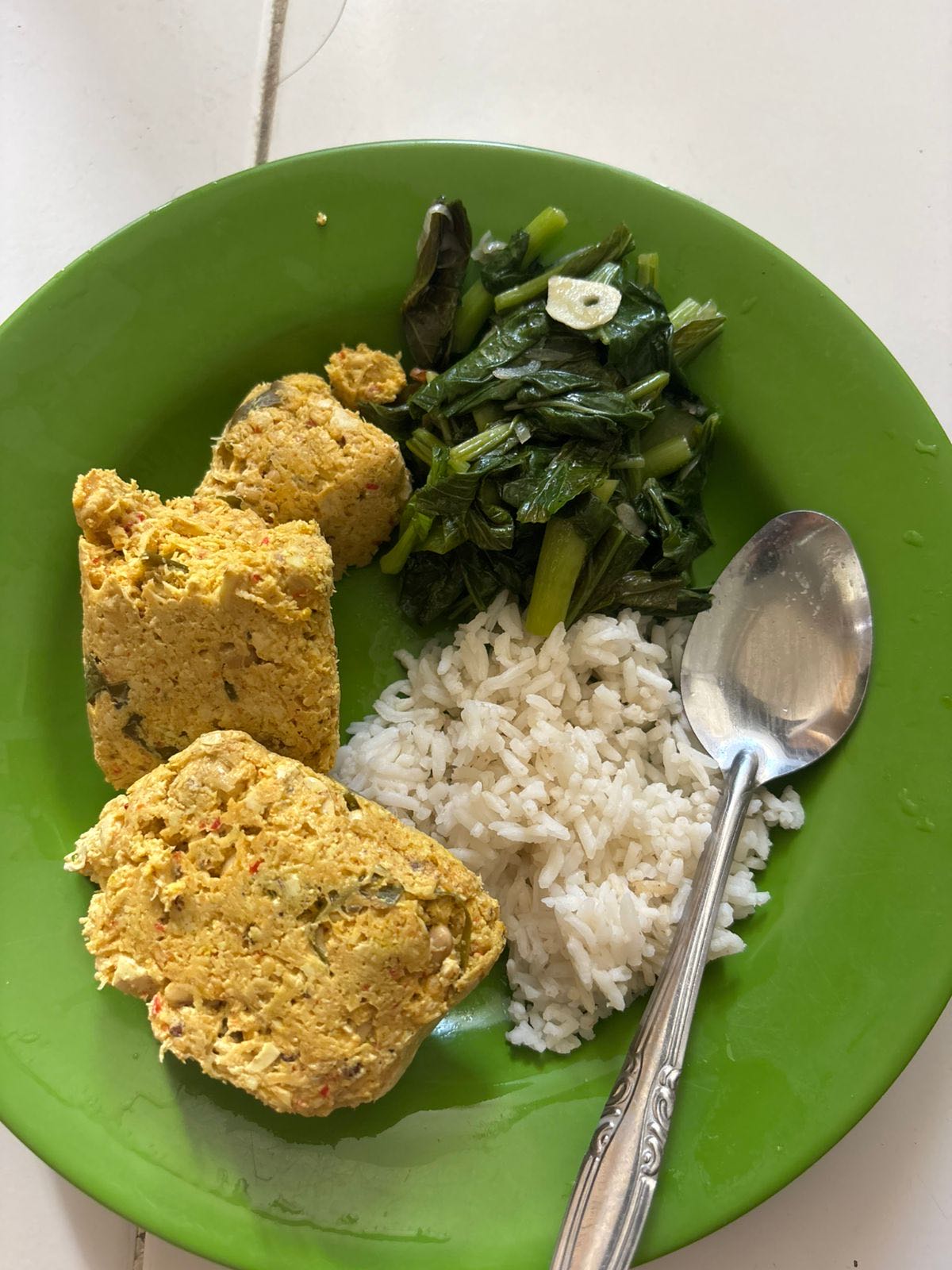 Pepes tahu, nasi, sayur