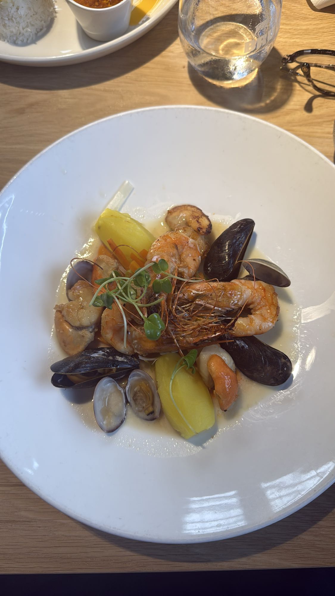 Seafood medley with potatoes