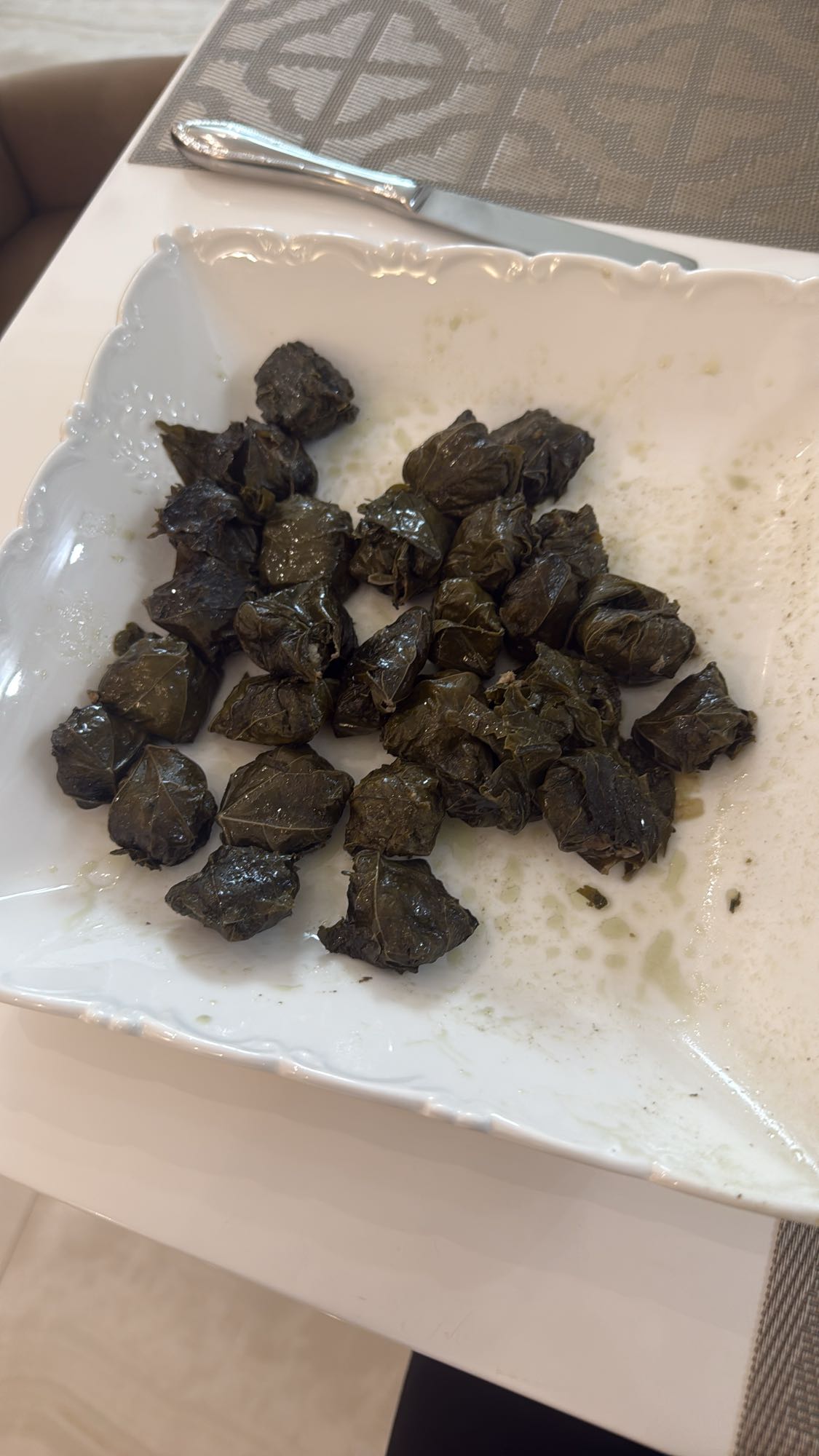 долма в виноградных листьях