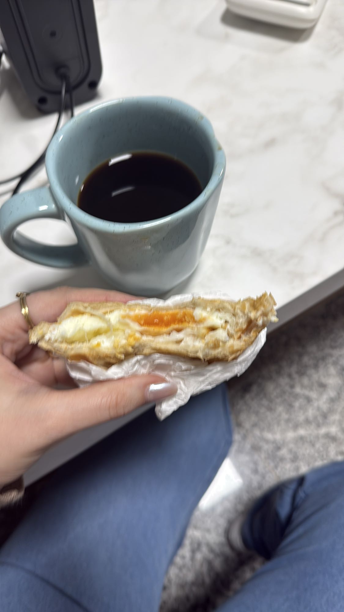 Sanduíche com café