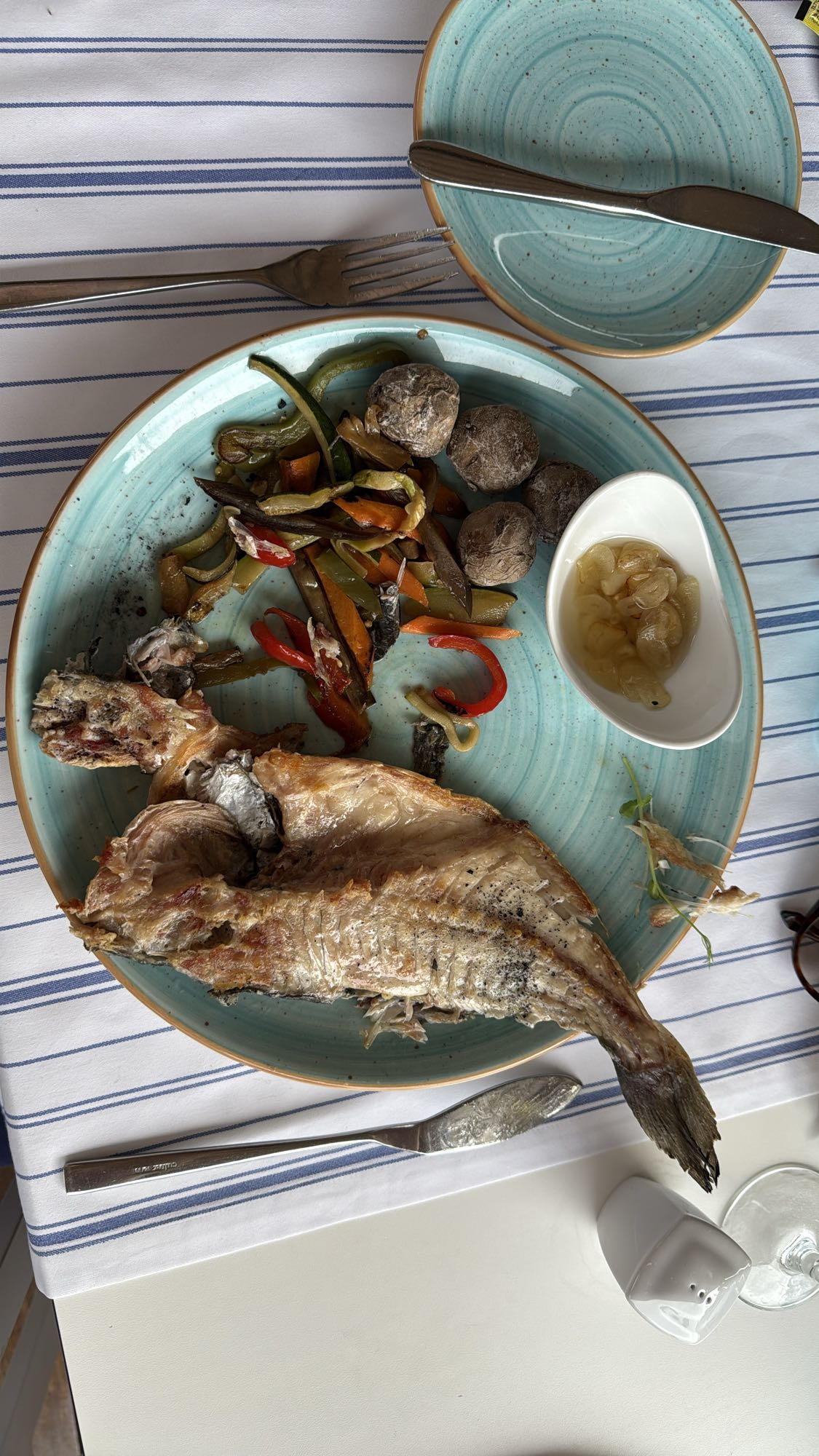 Ryba z warzywami i ziemniakami