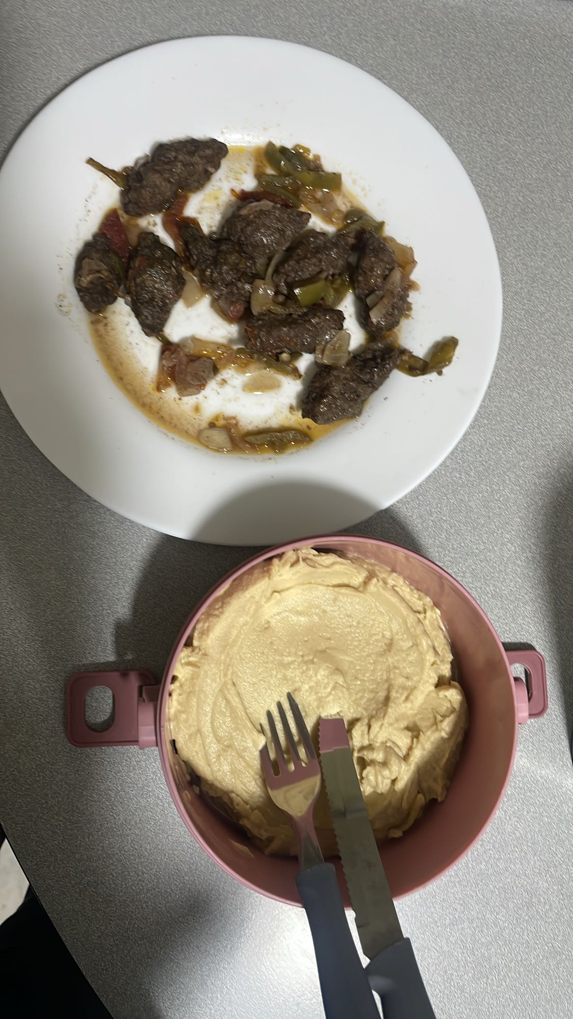 Beef stew with hummus