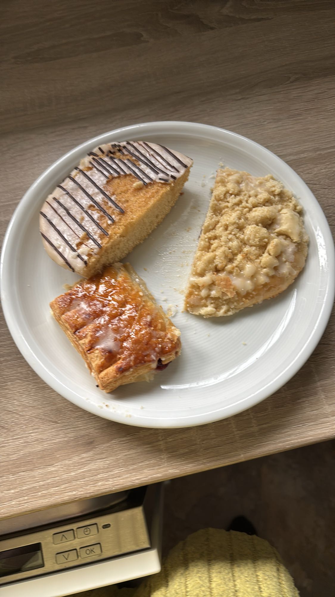 Drei Stücke Kuchen & Gebäck