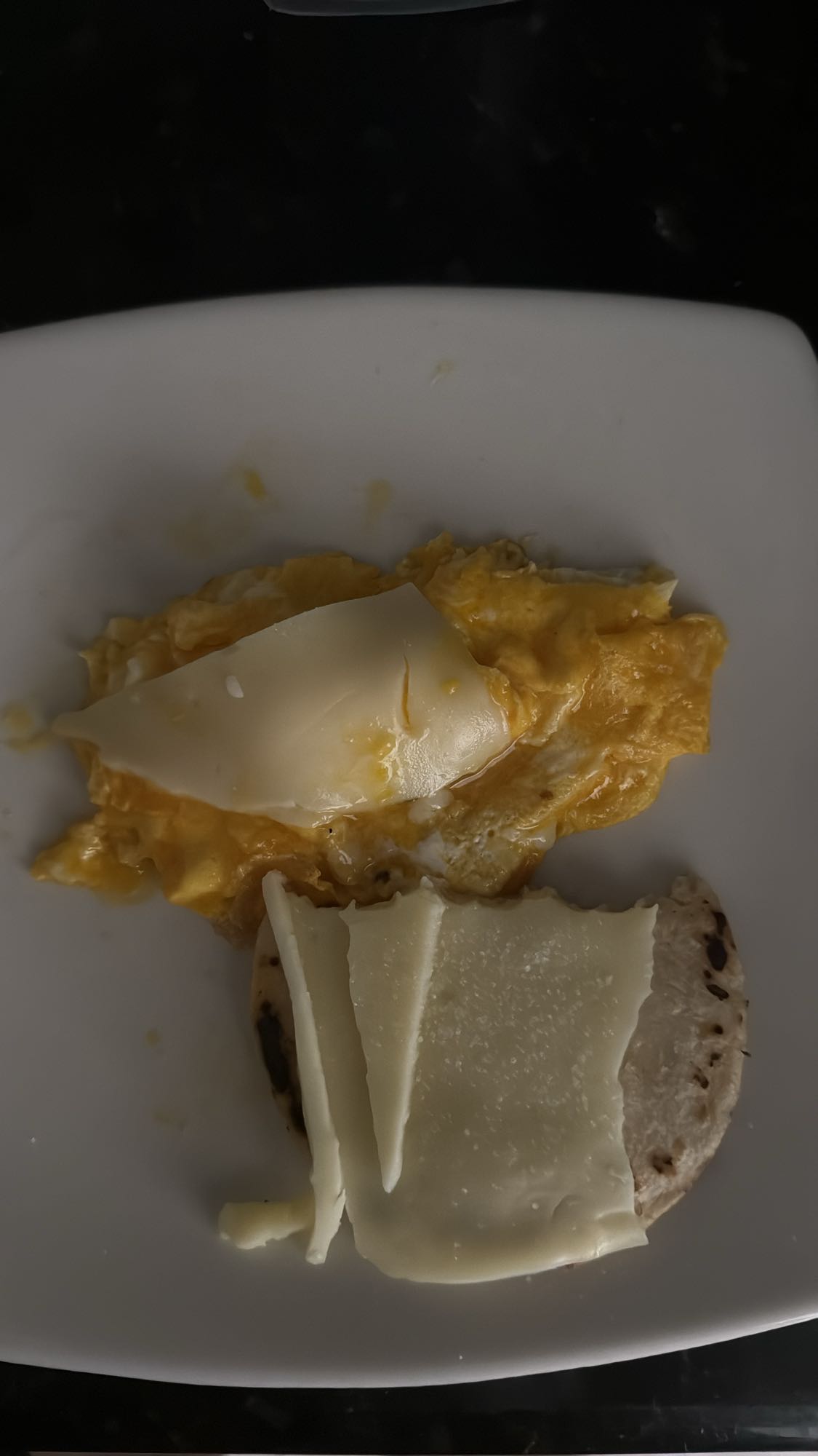 huevo con queso y tortilla