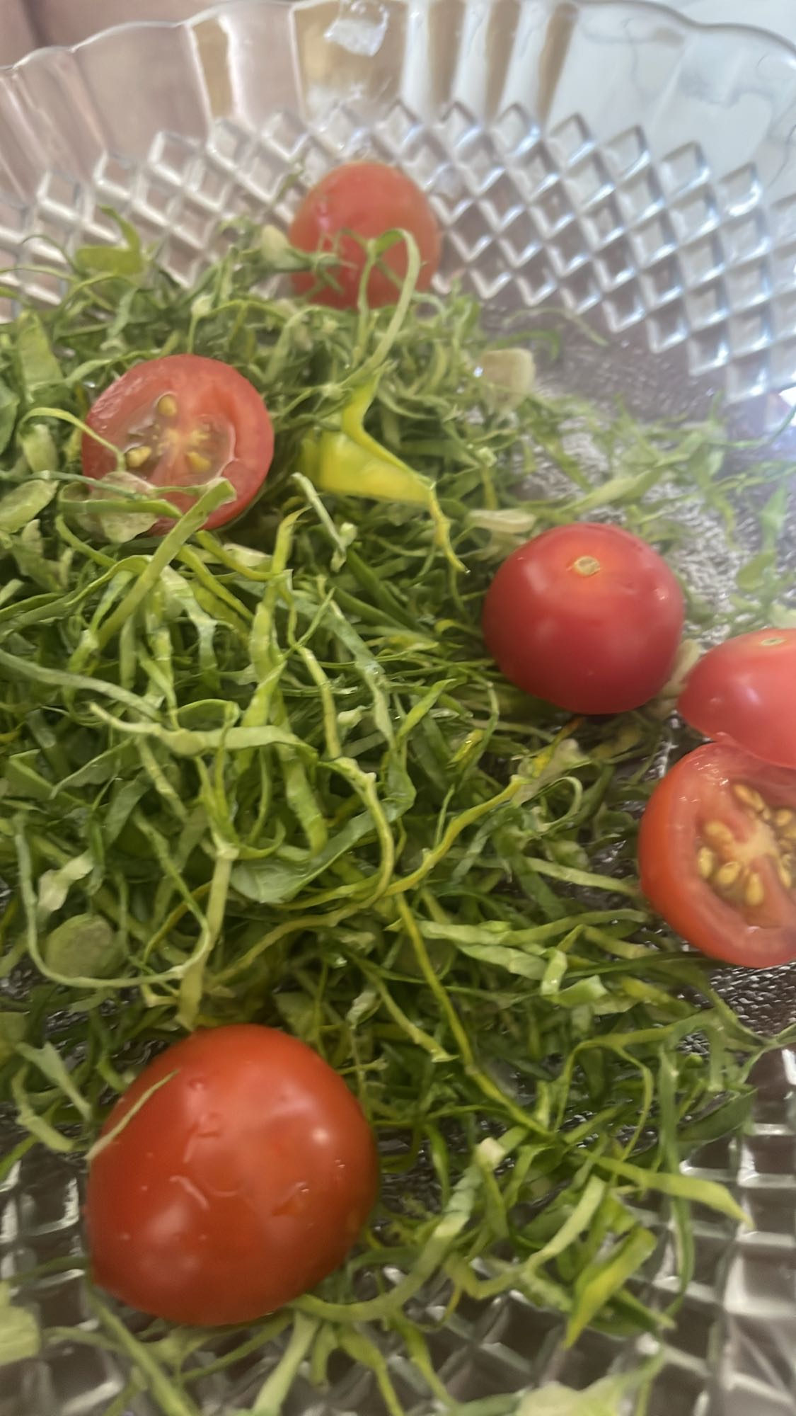 Salada de tomate e couve