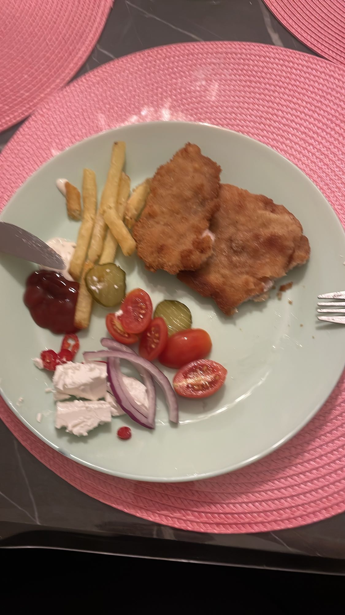 Schnitzel med pommes & sallad