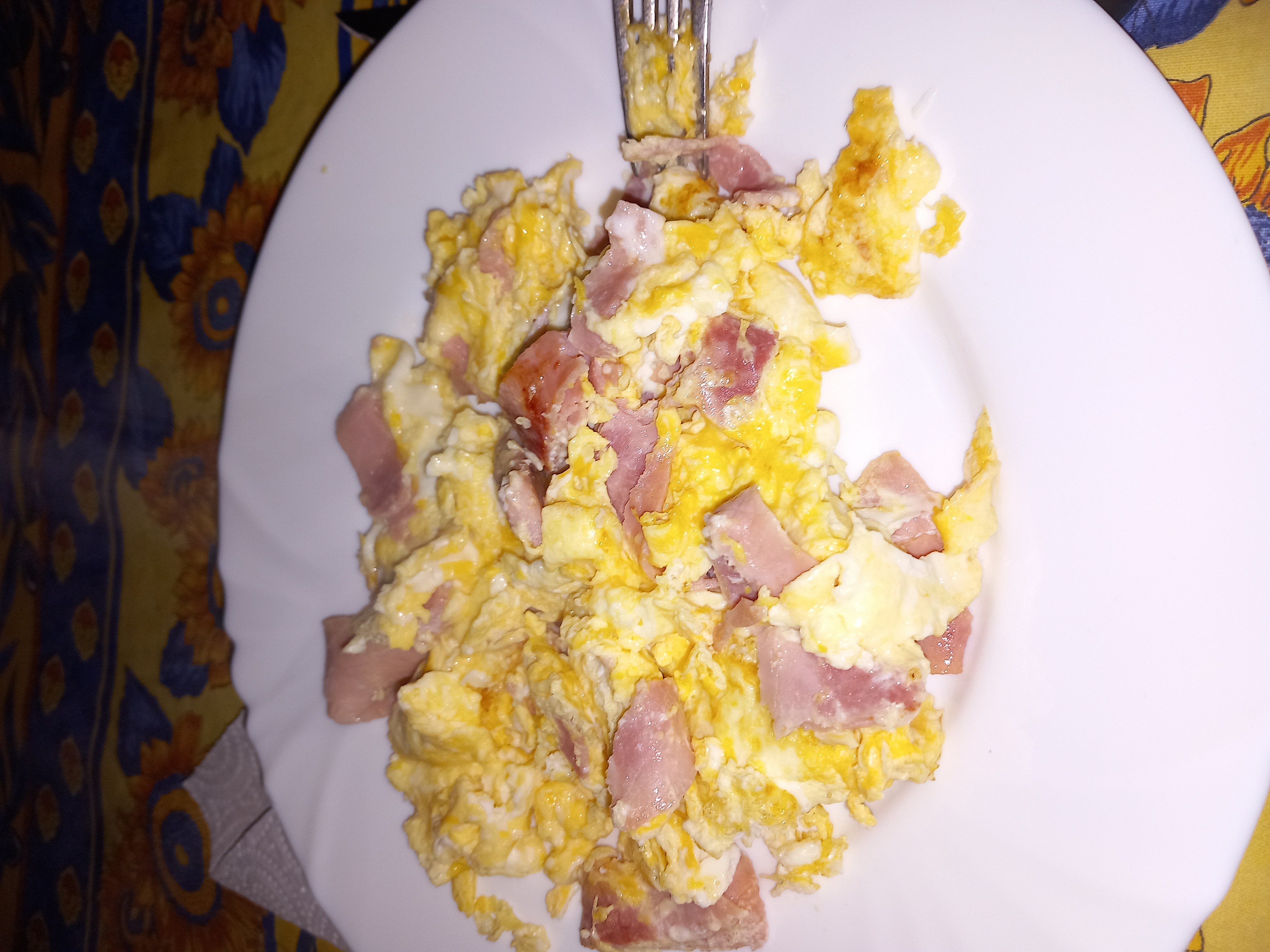 œufs brouillés au jambon