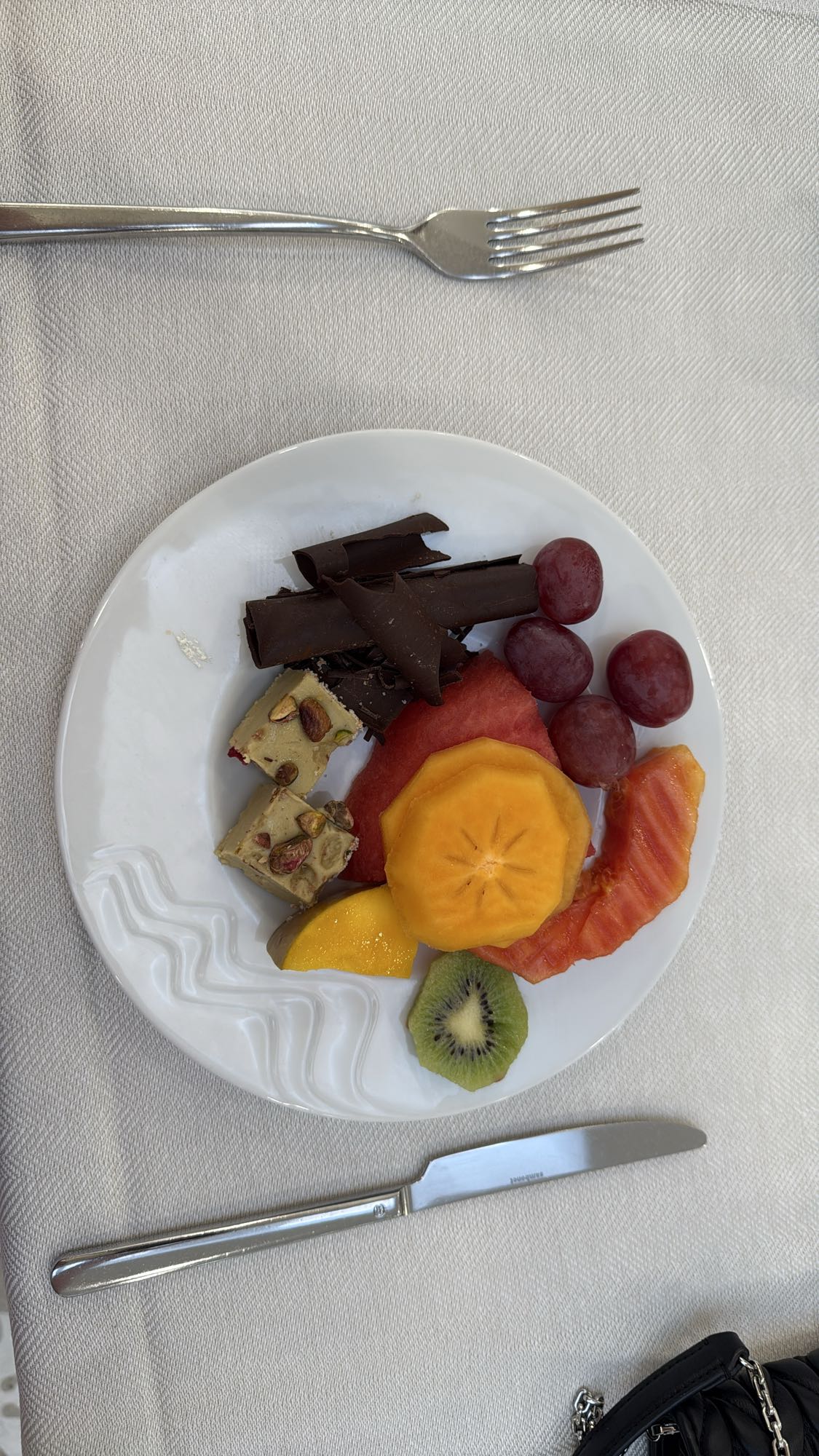 Talerz owoców i słodyczy