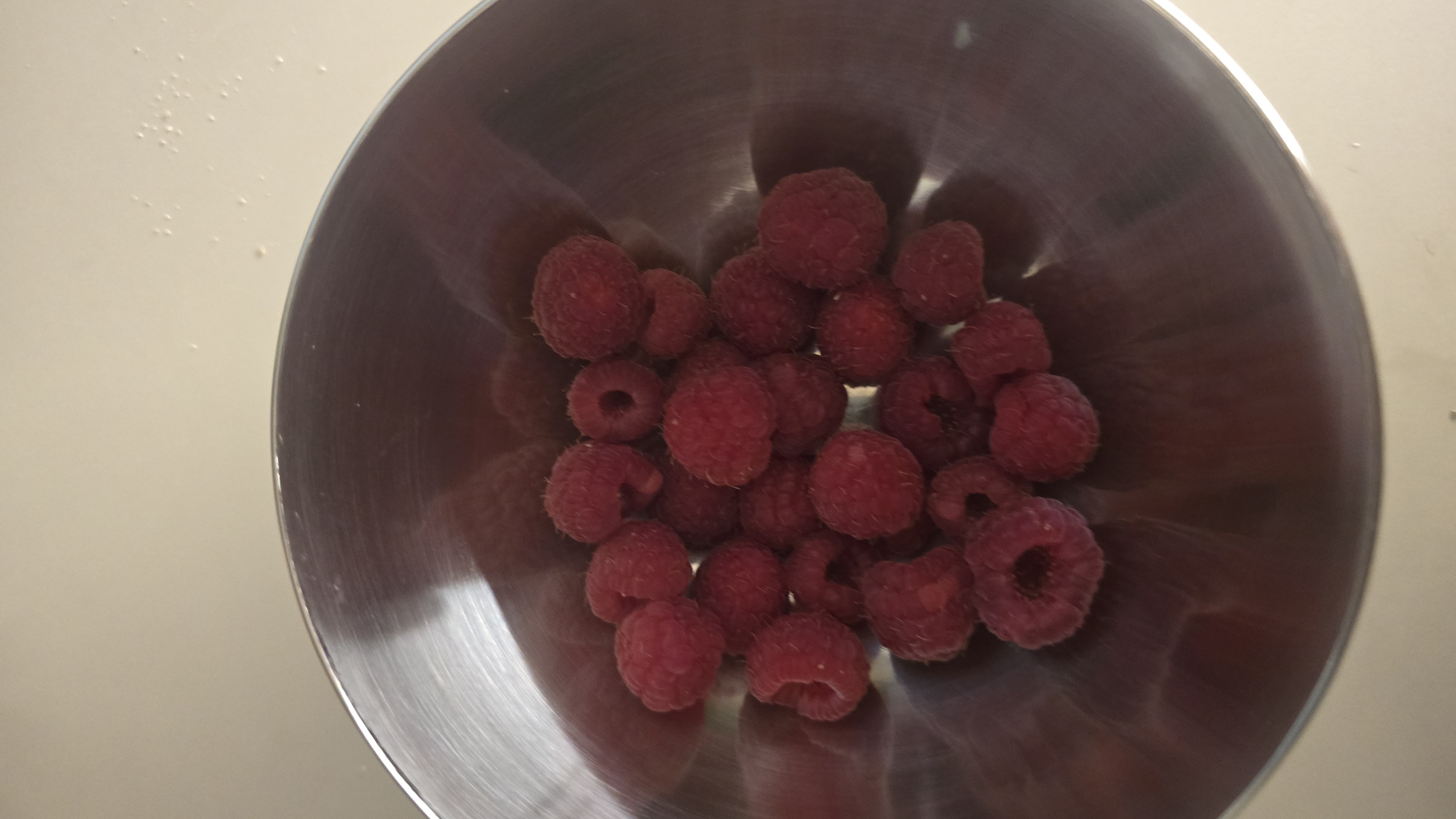 Fresh raspberries bowl
