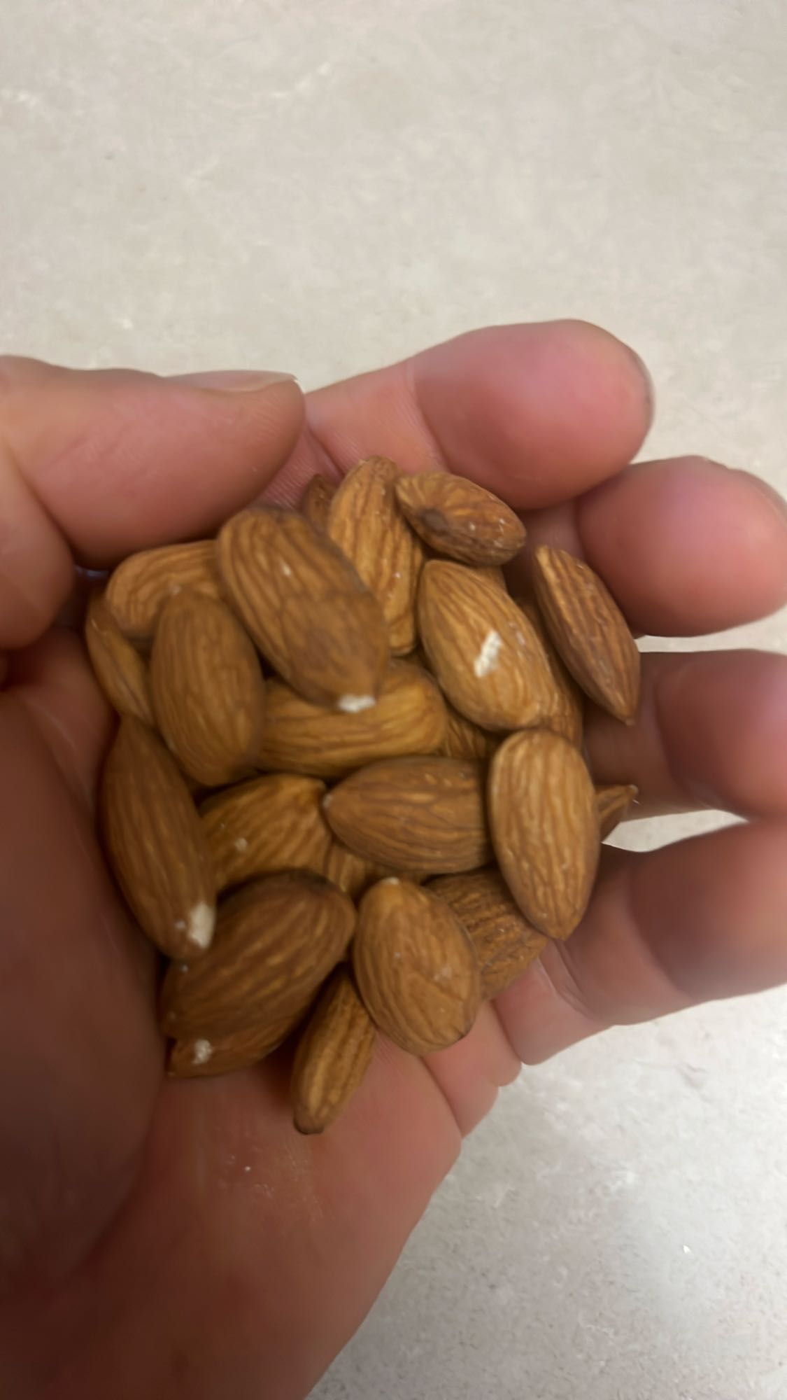 Çiğ Badem Atıştırmalık