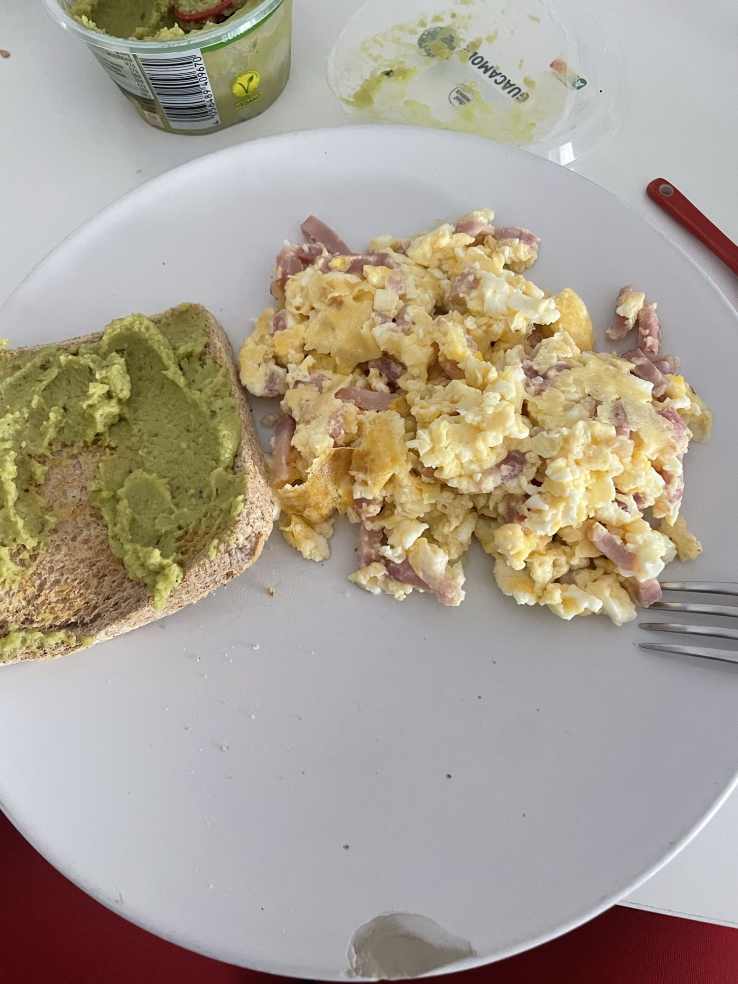 Tostada con huevo y jamón