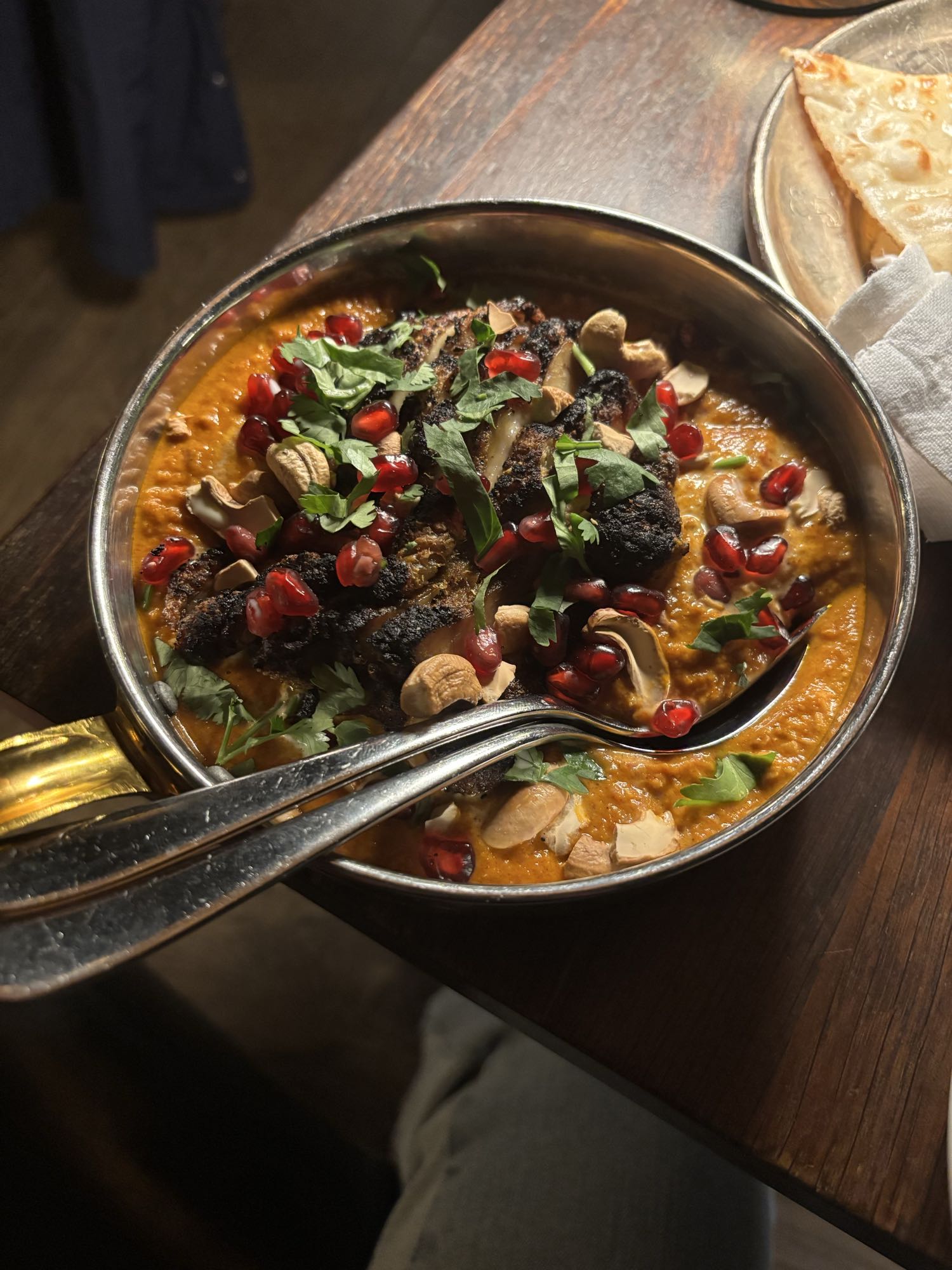 Indisk kycklinggryta med naan