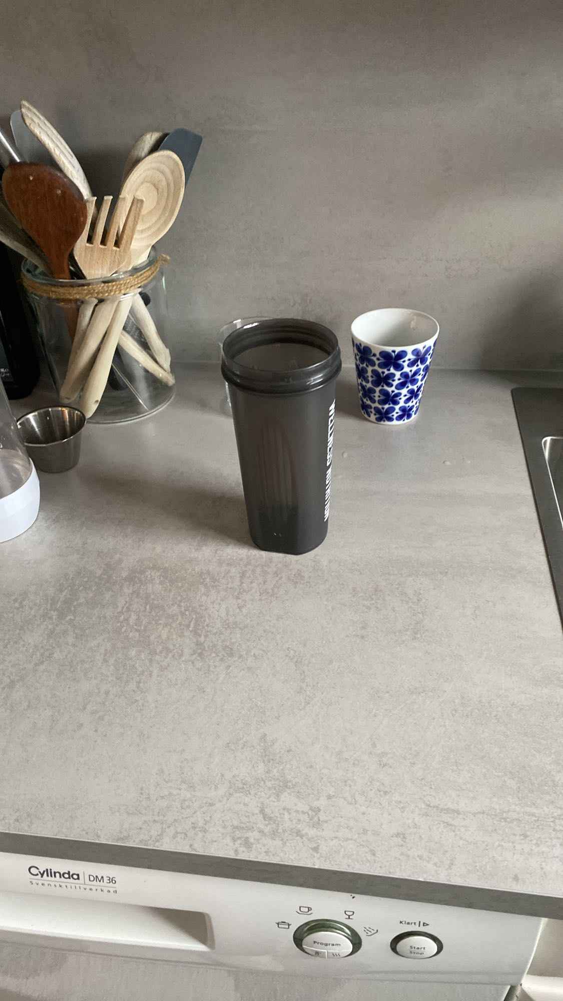 Proteindryck med banan, spenat och äppelcidervinäger