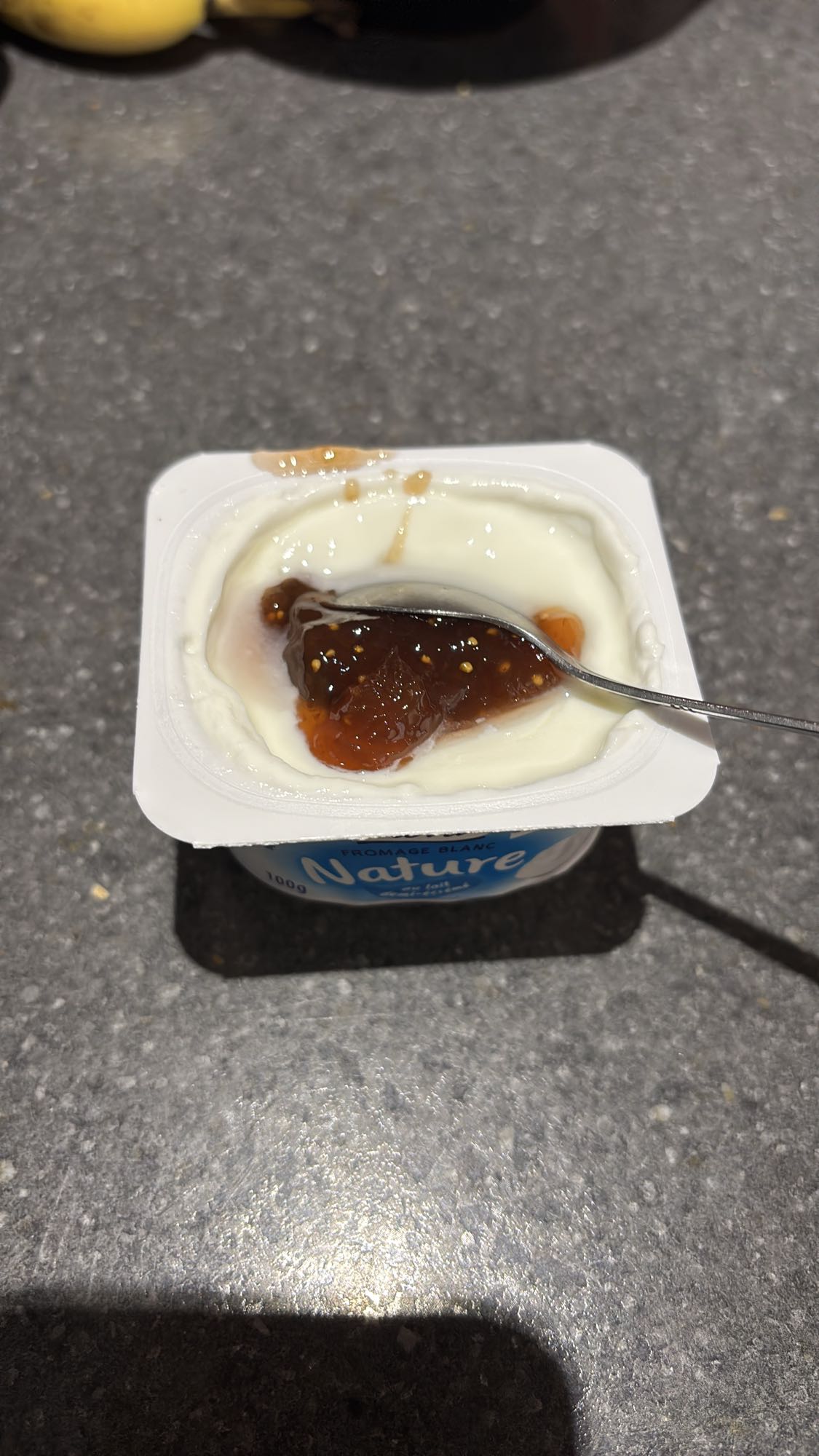 Fromage blanc et confiture