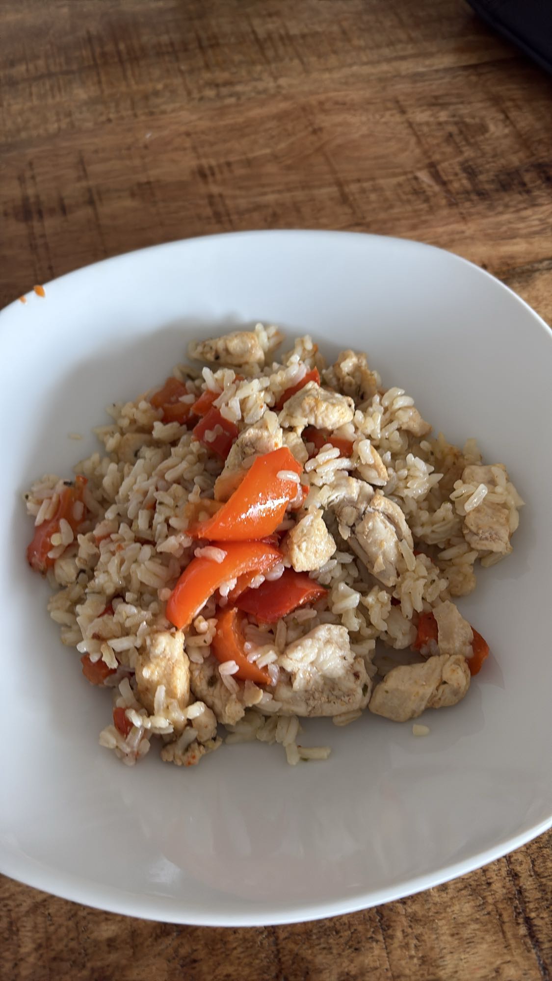 Kip met rijst en paprika