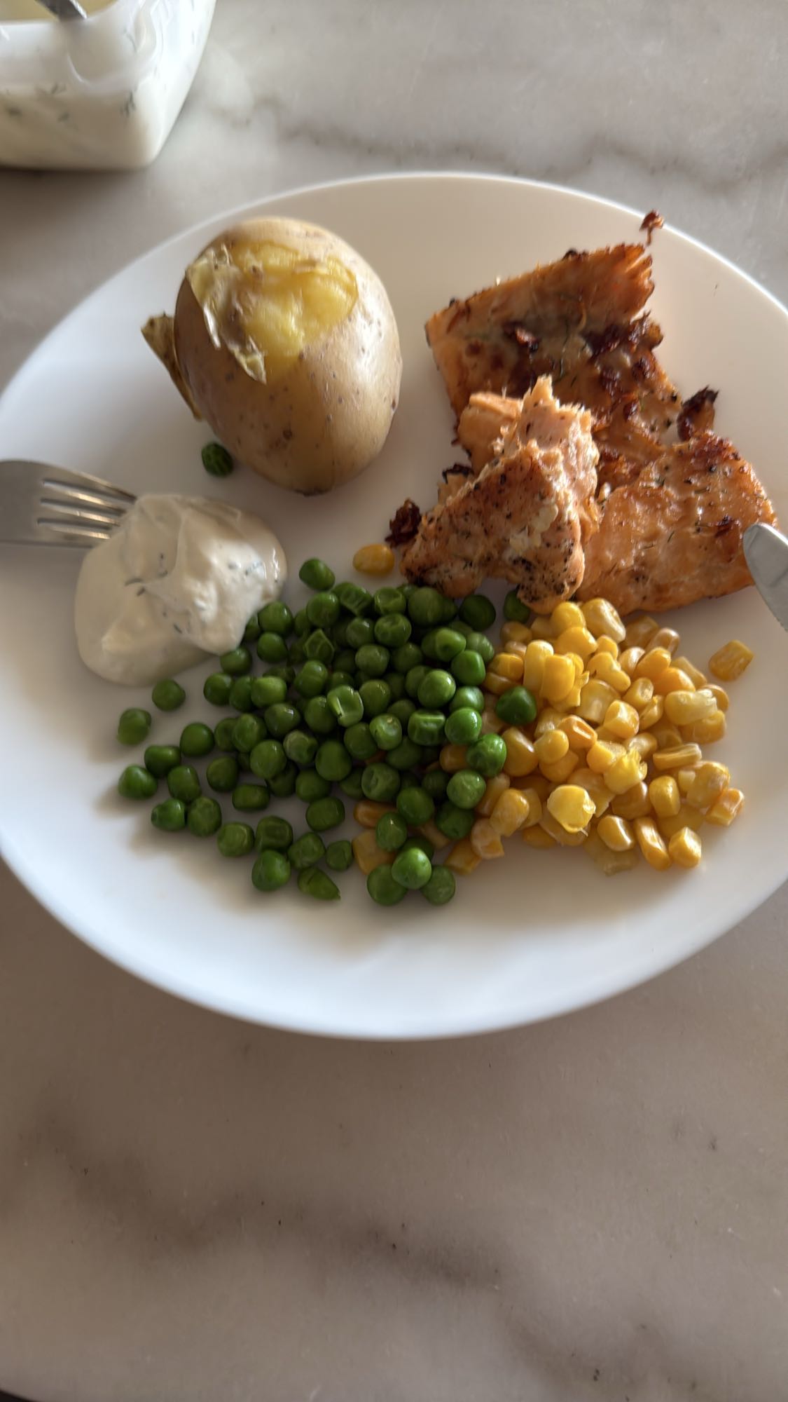 Lax med potatis och grönsaker