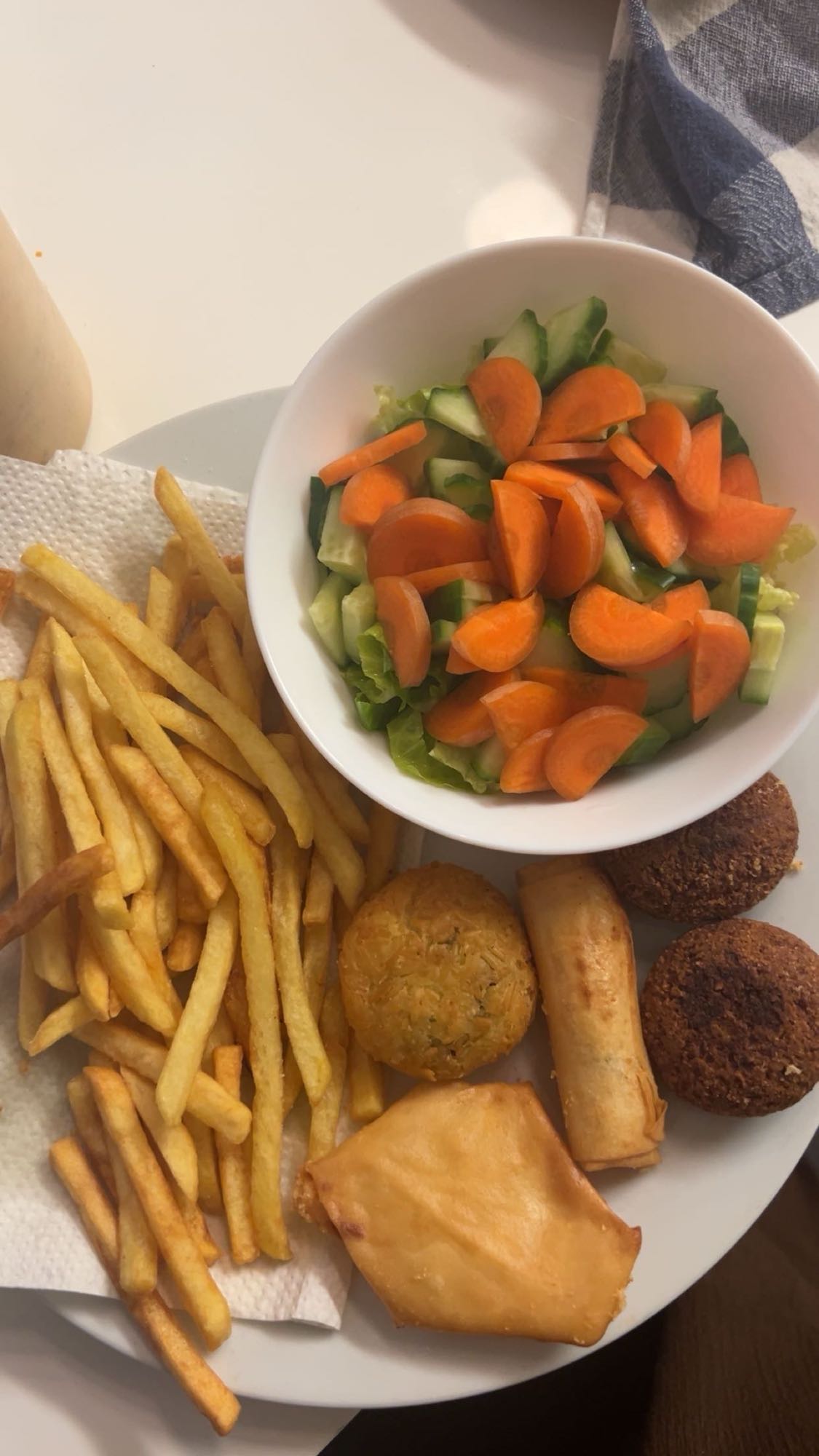 Friterad mix med sallad