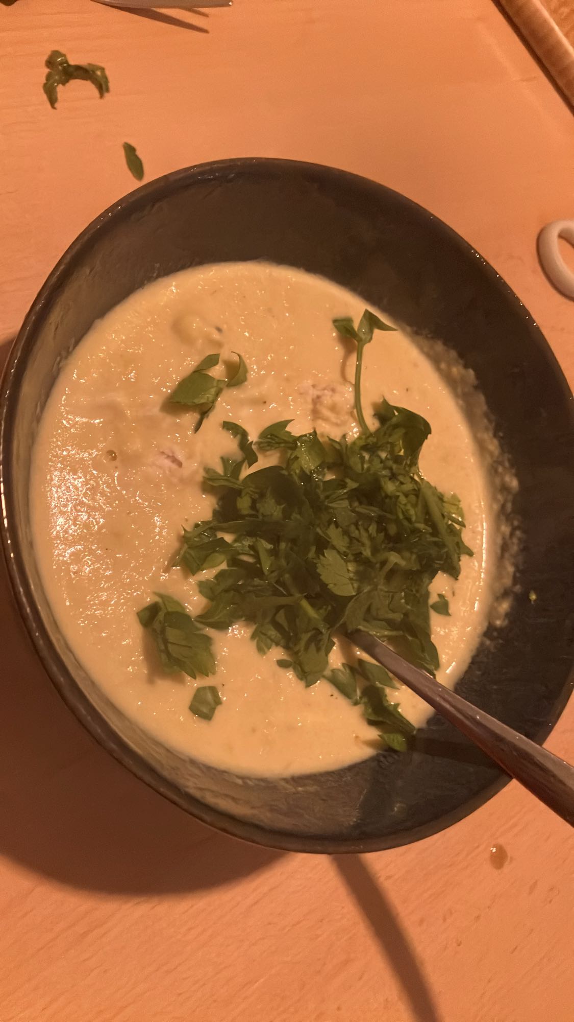 Sopa cremosa de milho com frango