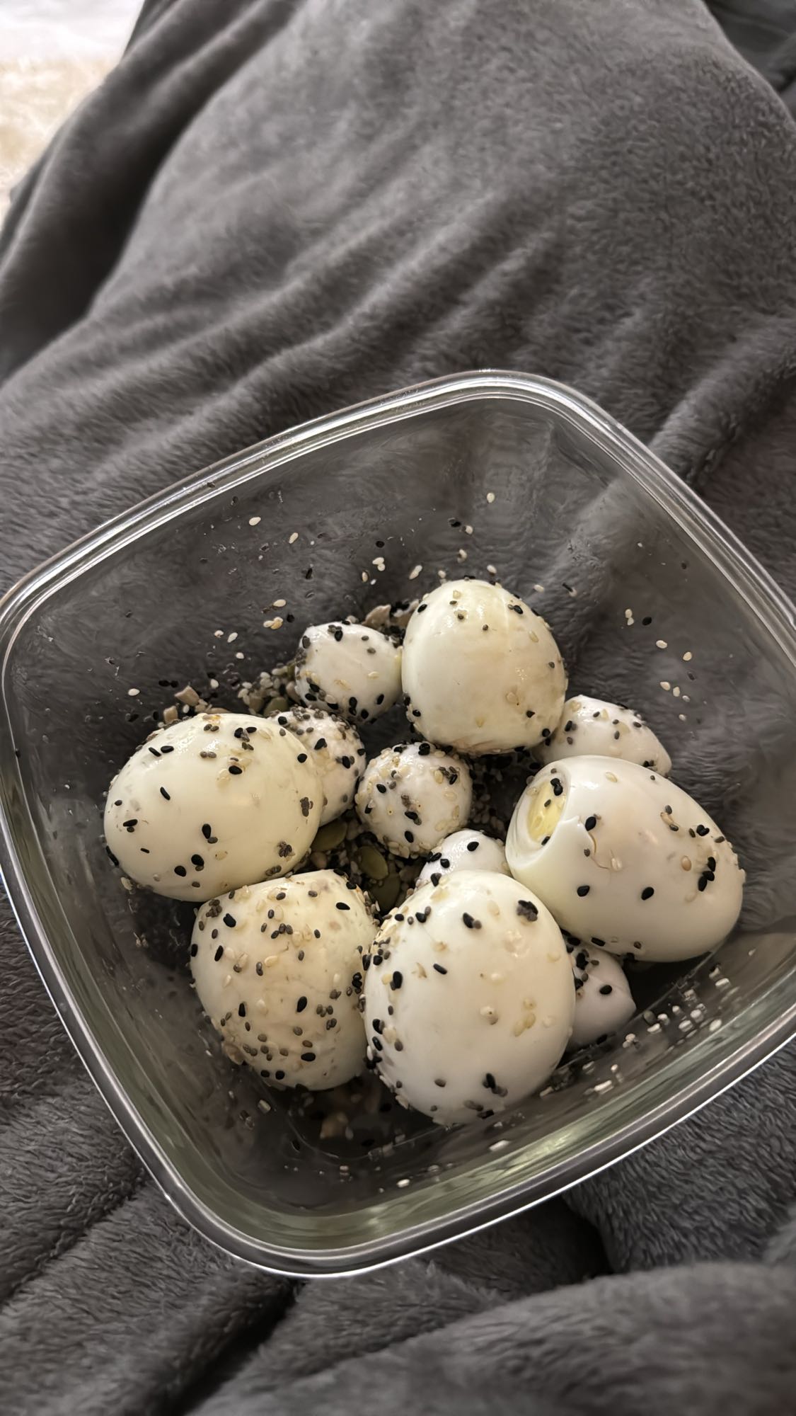 Ovos de codorna com sementes