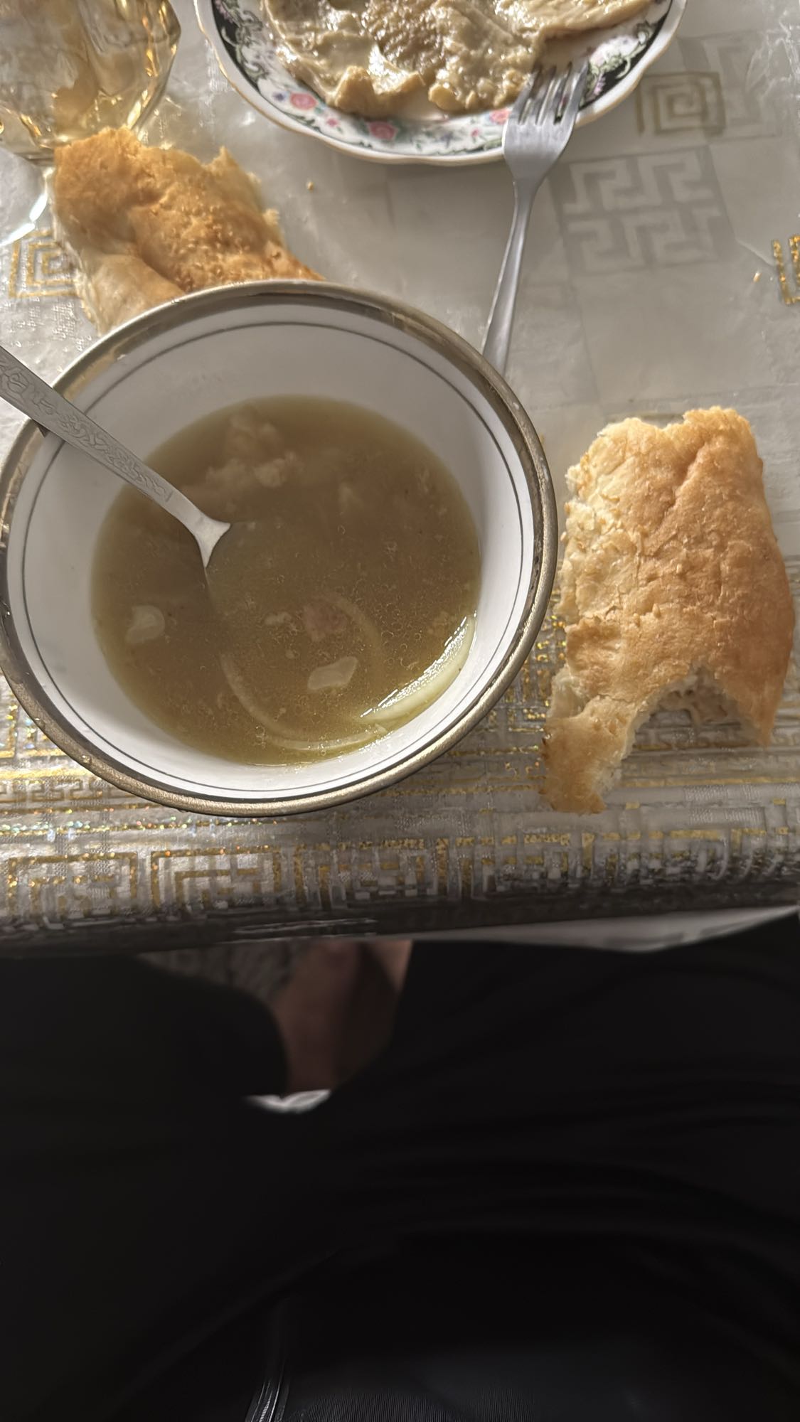 бульон с лепешкой