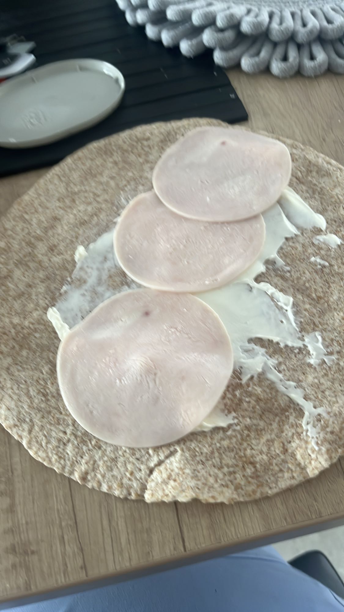 Wrap cu șuncă și cremă