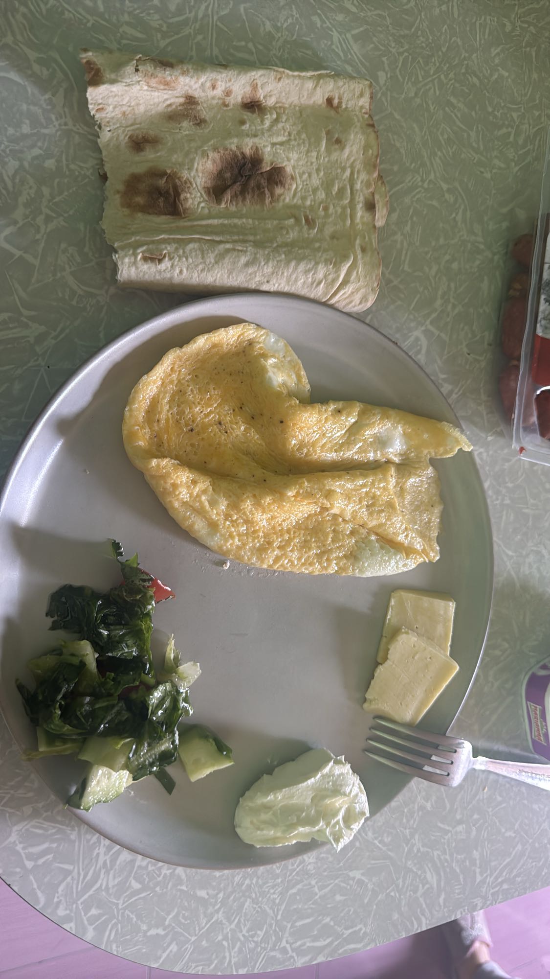 Նախաճաշ ձվով և պանրով