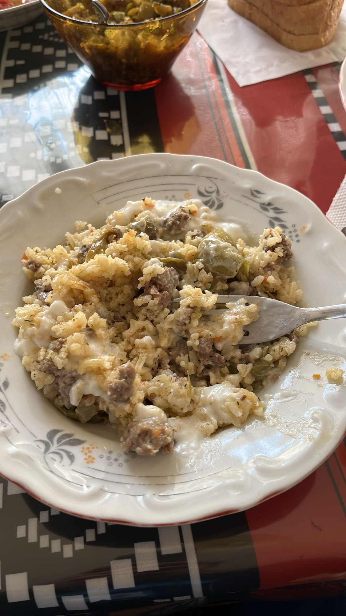 Ориз с кайма и кисело мляко