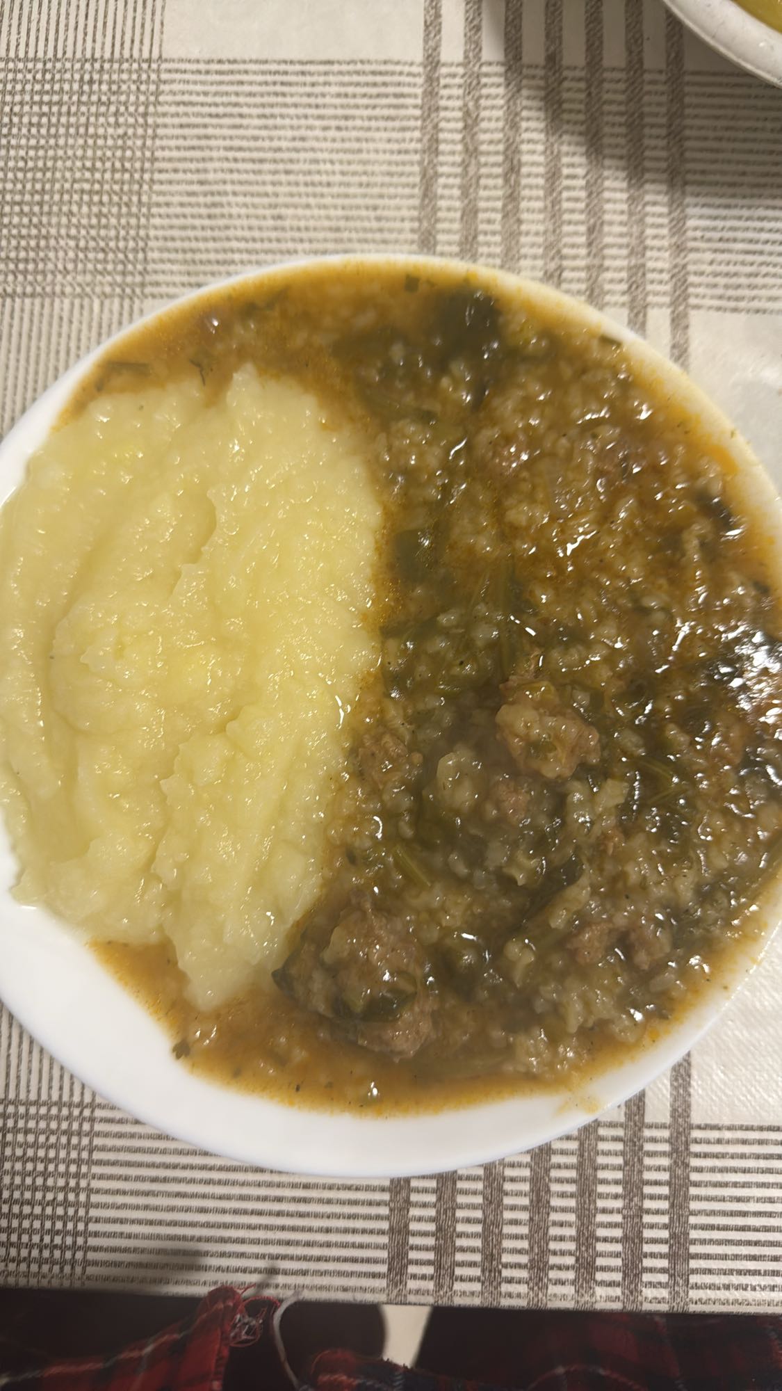 Пюре с мясным рагу