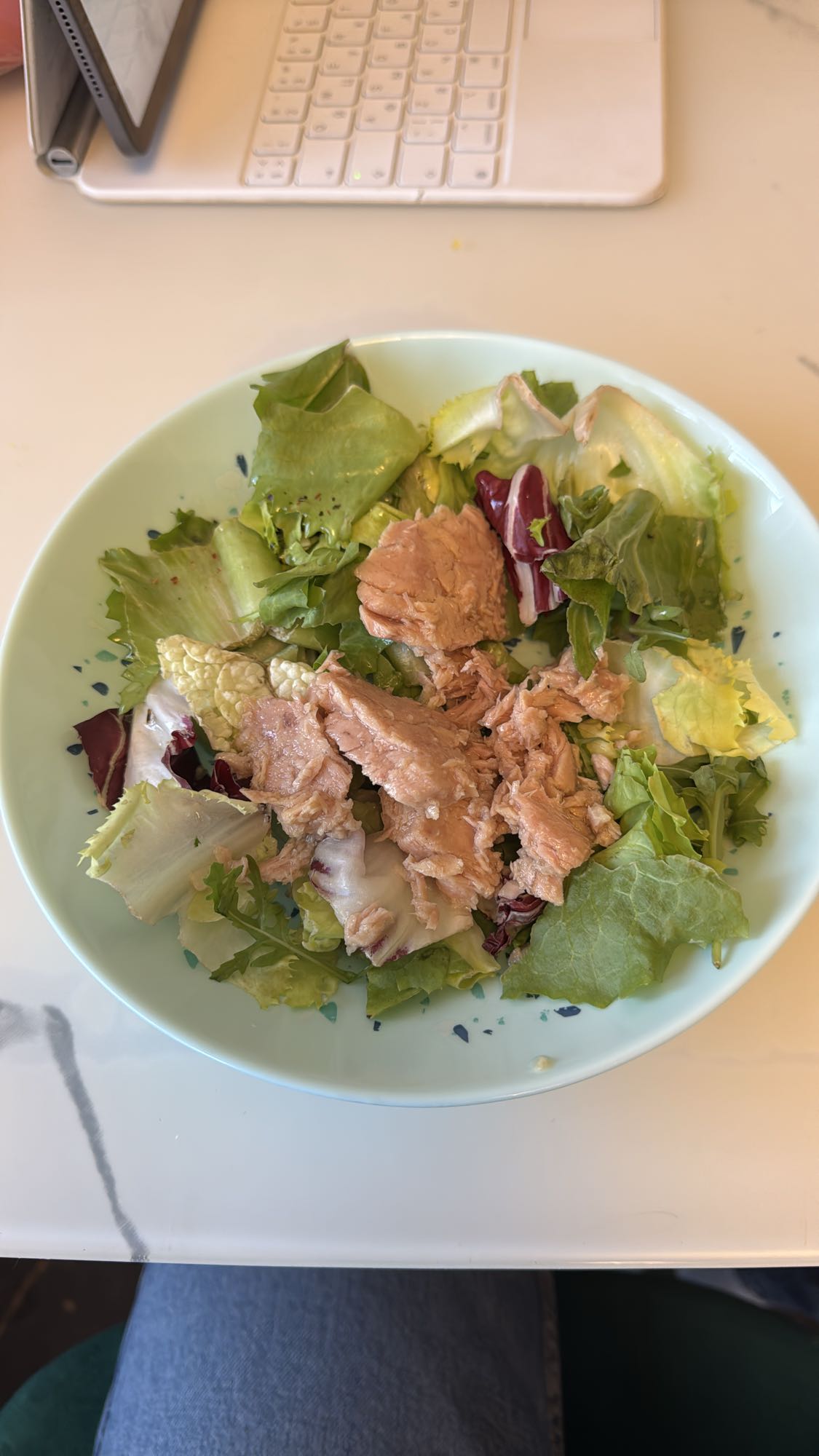 салат с тунцом