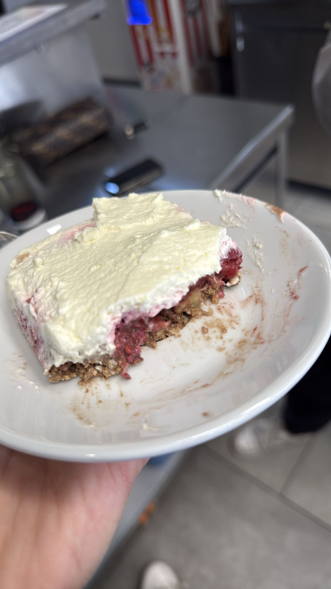 Berry cheesecake slice