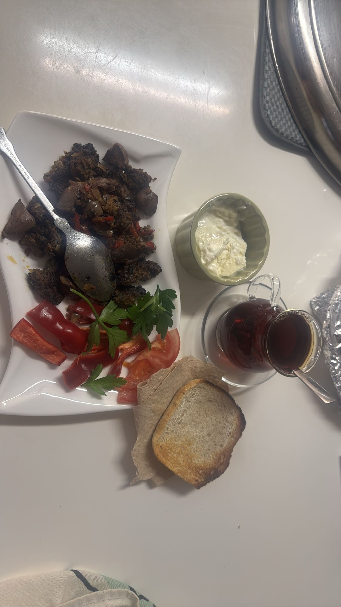 Lever med grönsaker