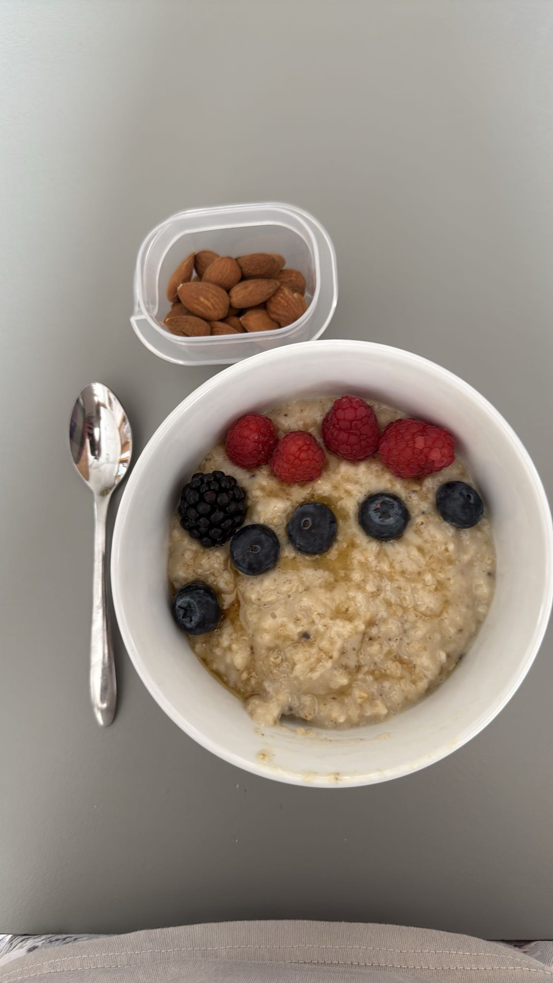 Terci cu fructe și migdale